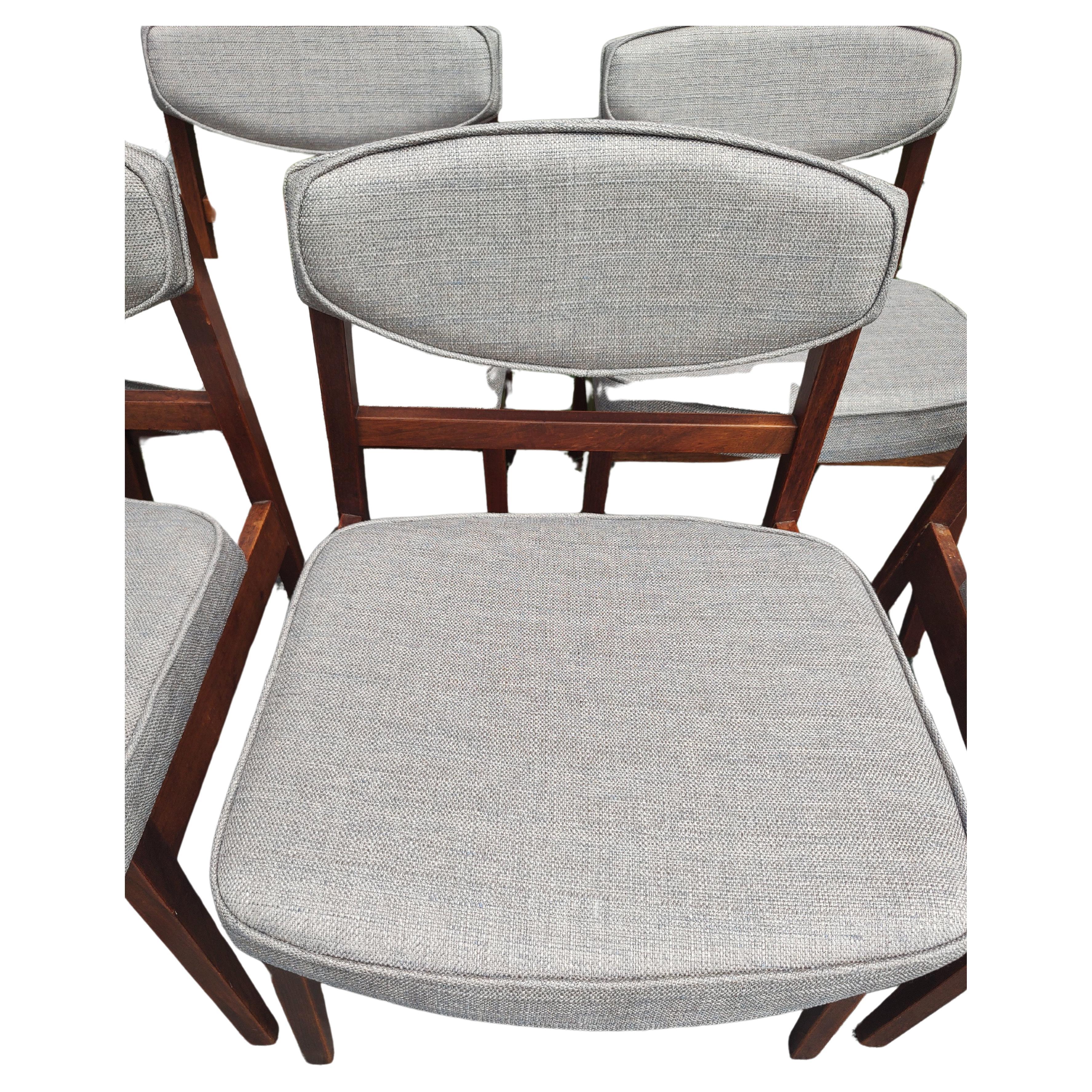 Ensemble de 8 chaises de salle à manger en teck de style moderne du milieu du siècle dernier par George Nelson - Herman Miller en vente 1