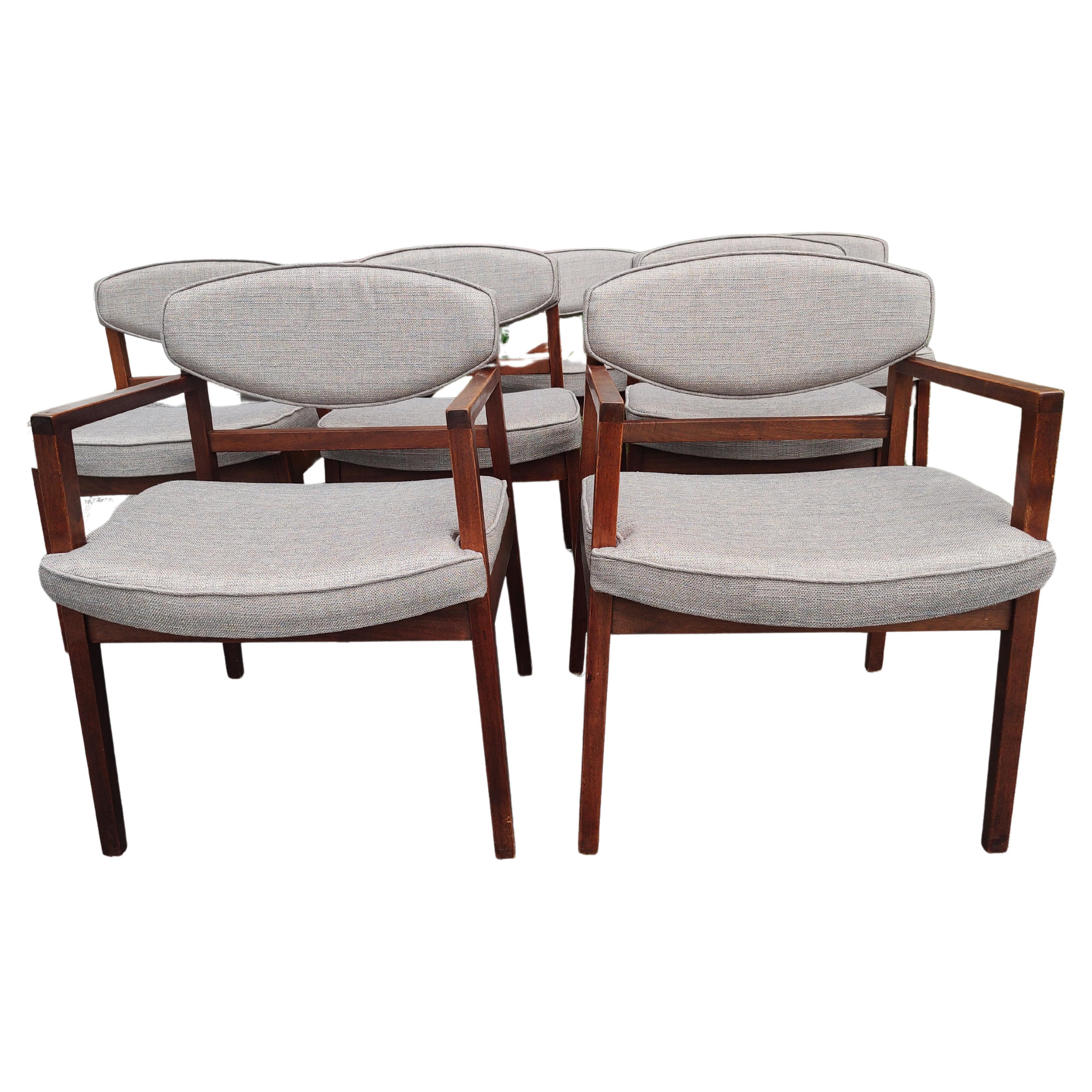 Milieu du XXe siècle Ensemble de 8 chaises de salle à manger en teck de style moderne du milieu du siècle dernier par George Nelson - Herman Miller en vente