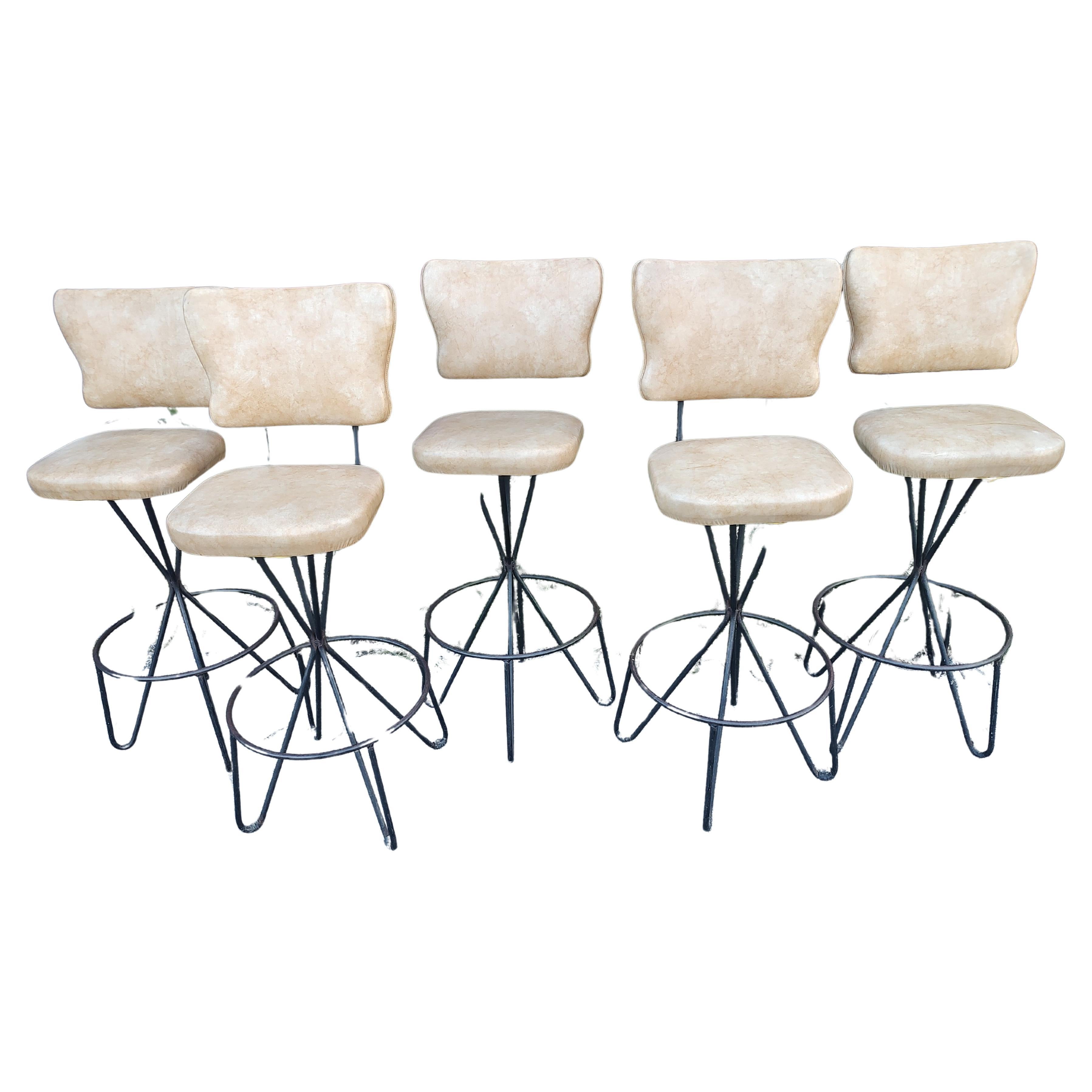 Hand-Crafted Mid Century Modern Sculptural Iron Hairpin Swivel Bar Stools by Paul Tuttle For Sale