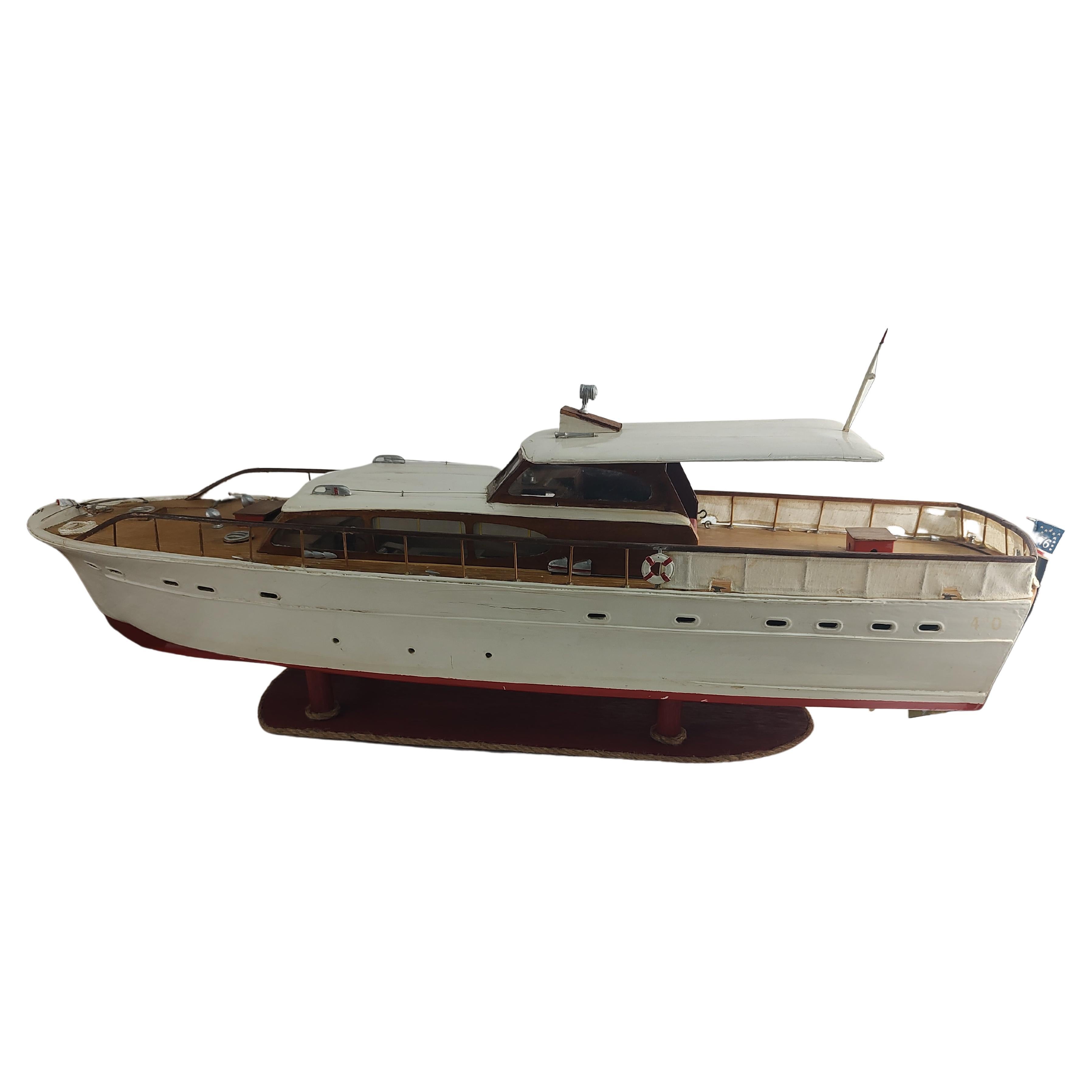 Mid Century Large Motorized Hand Made Chris Craft Cabin Cruiser C1955 For Sale