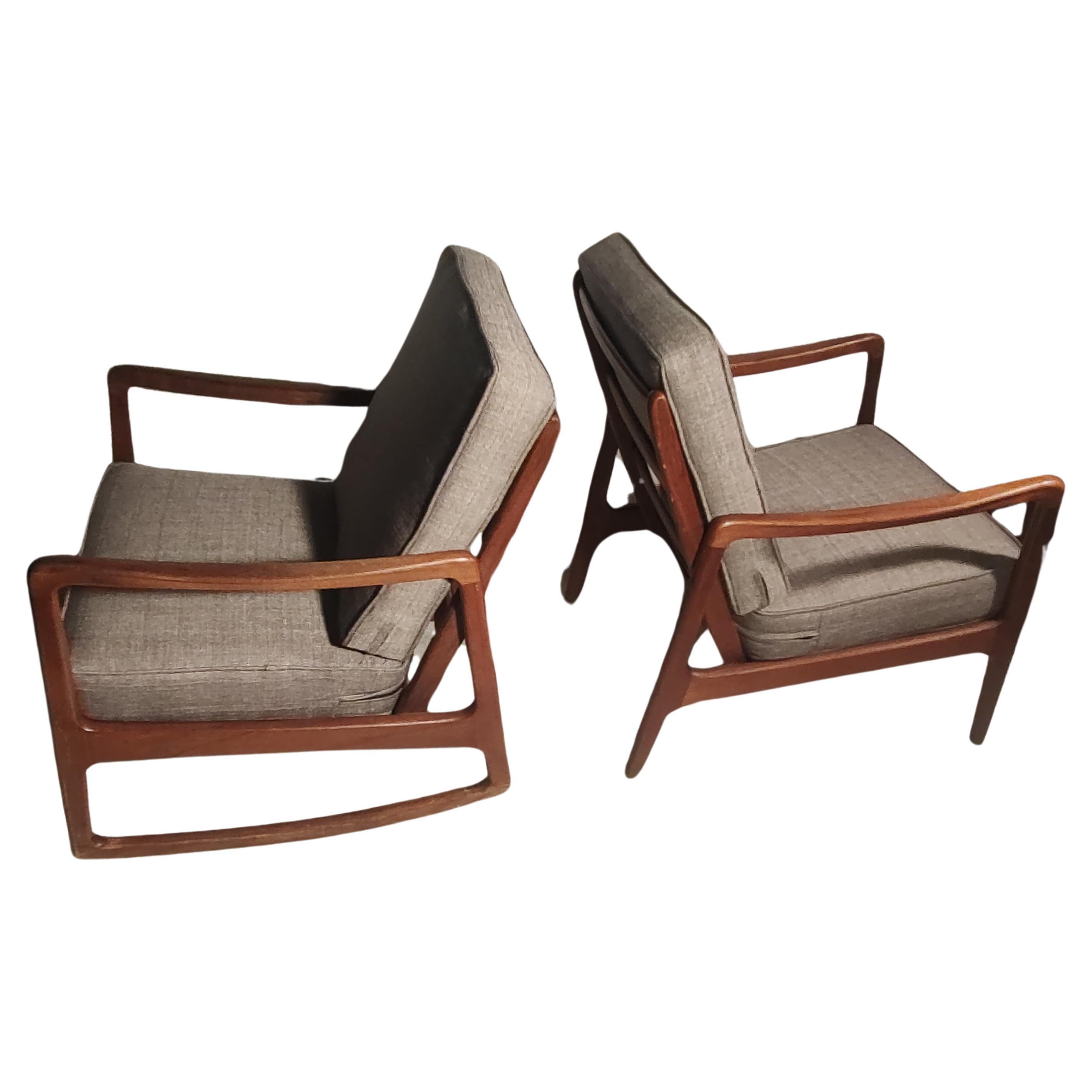 Mid Century Modern Teak Lounge Chair & Rocking Chair Set by John Stuart  In Good Condition For Sale In Port Jervis, NY