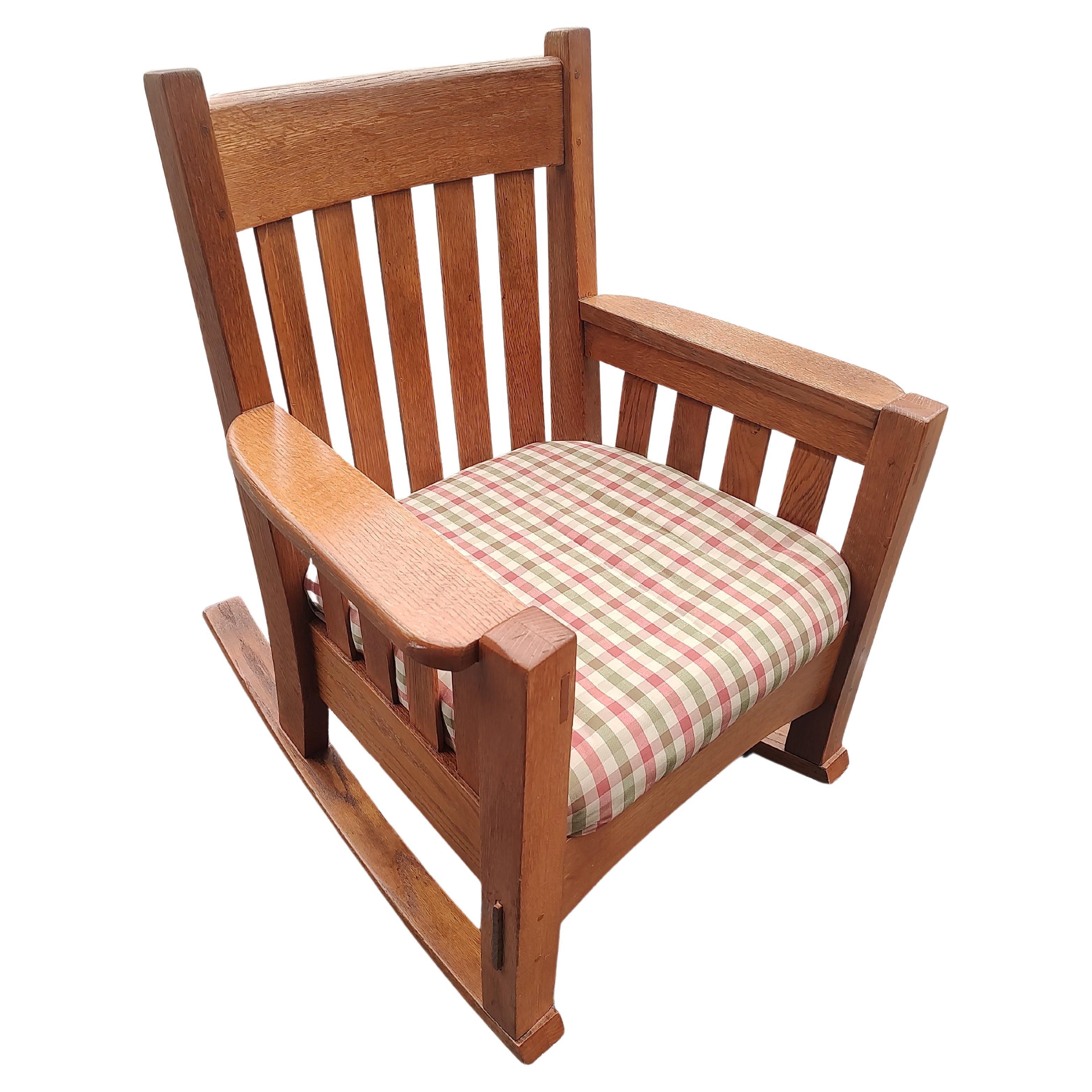 Menuiserie Mission Arts & Crafts Oak Oak Slatted Rocking Chair by Harden C1910 en vente