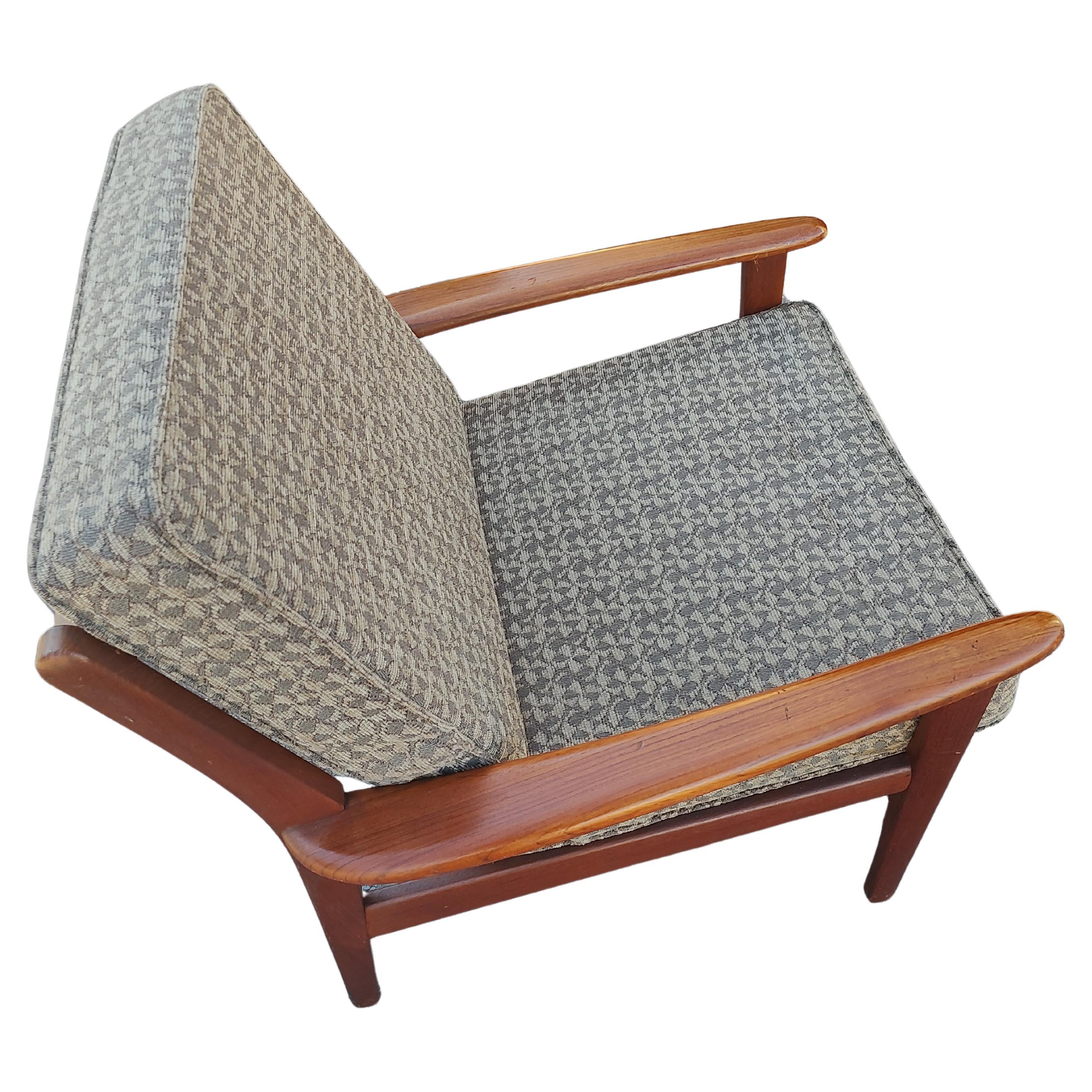 Hand-Crafted Mid Century Danish Modern Teak Lounge Chair C1958 For Sale