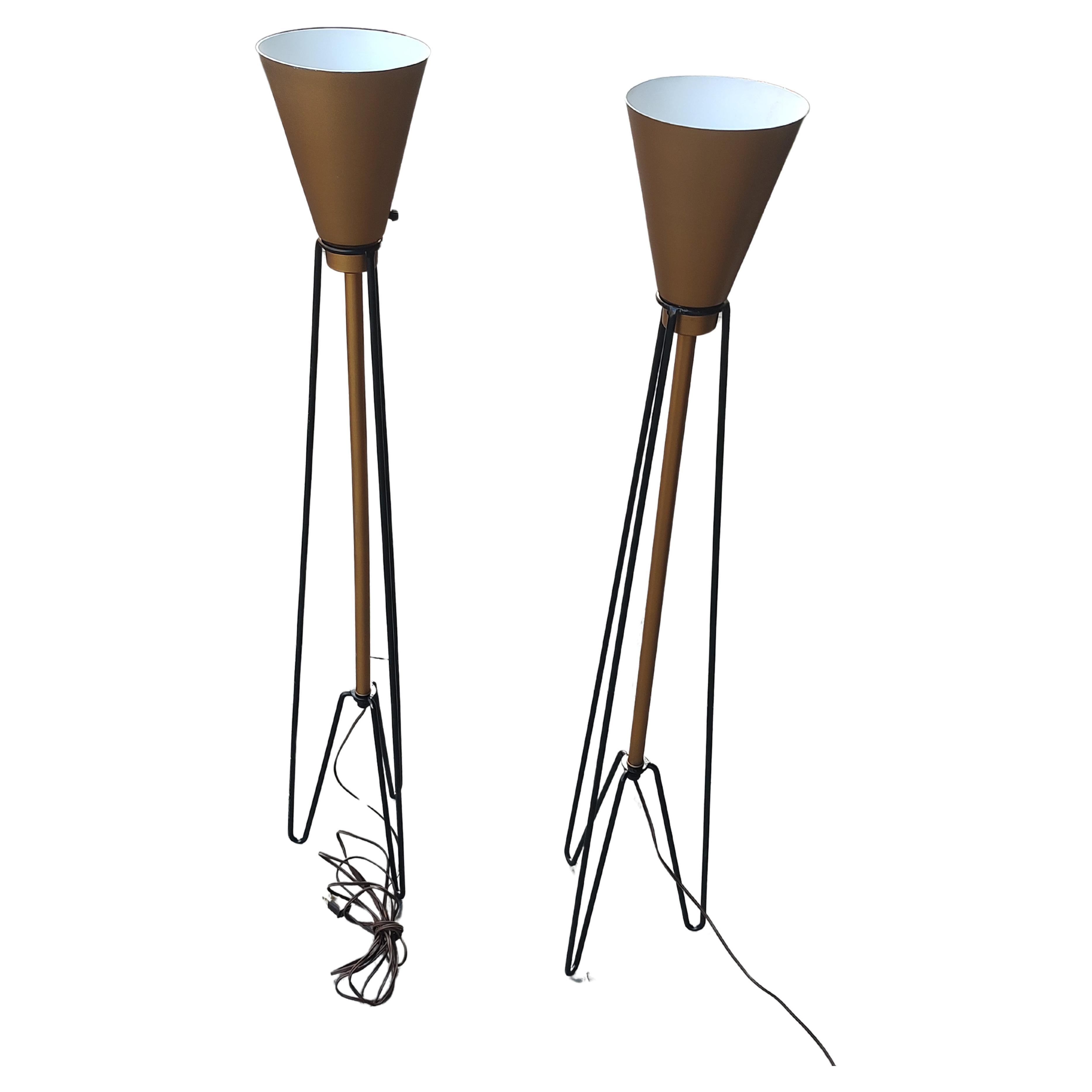 Mid-20th Century Pair of Mid Century Modern C1950s Floor Lamps Atomic Towers by Majestic Lamp Co. For Sale