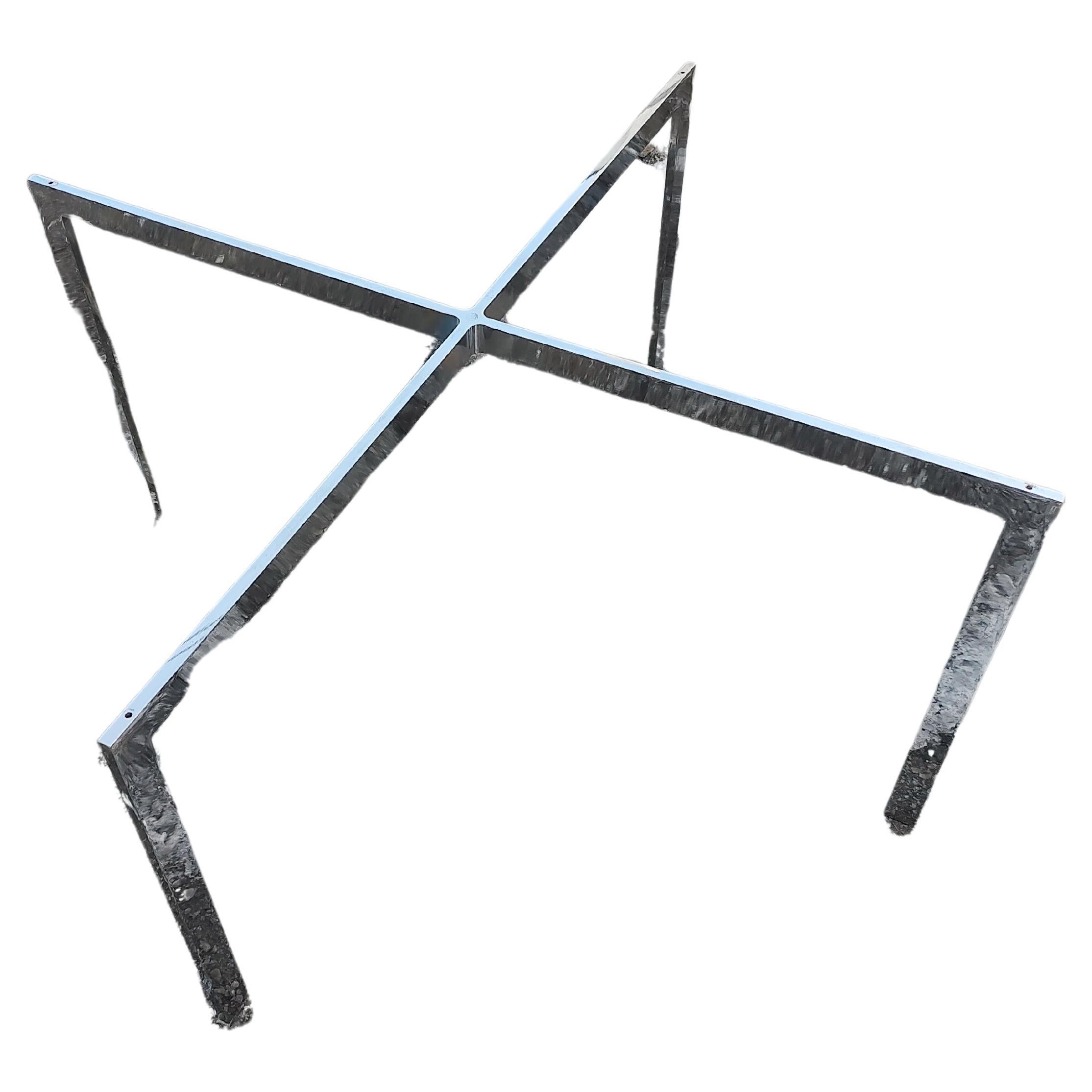 Mesa moderna de mediados de siglo con tablero de mármol y base en X de Ludwig Mies van der Rohe C1965 en venta