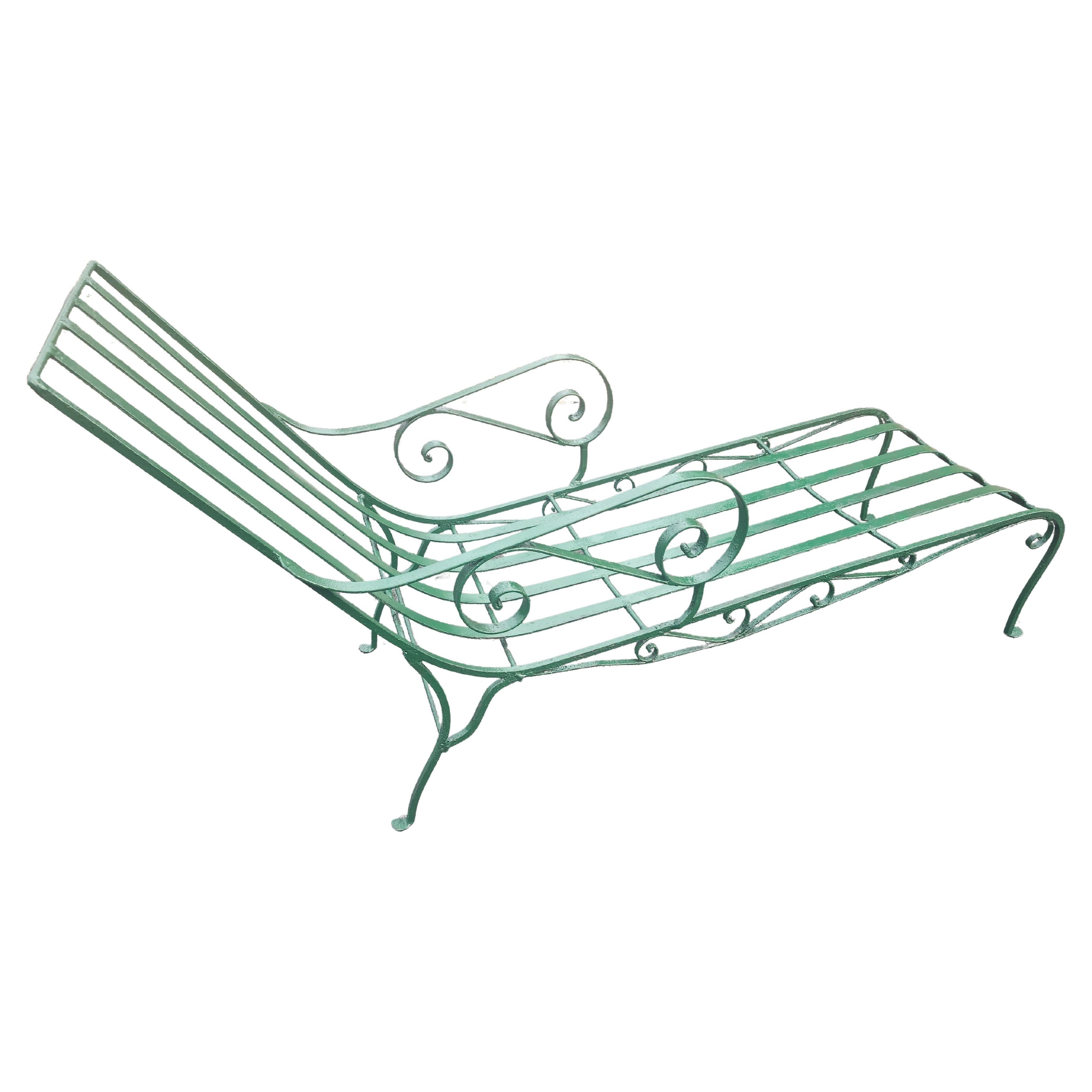 Mid Century Classic Heavy Iron Chaise Lounge von Salterini C1945 restauriert im Angebot