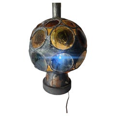 Lampada da tavolo scultorea del Mid Century Modern Brutalist con vetro architettonico C1960
