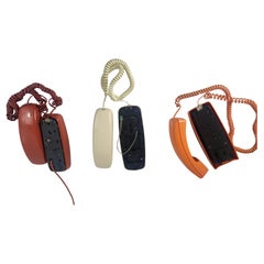 Telephones rotatifs modernes du milieu du siècle dernier à boutons poussoirs 3 modèles disponibles