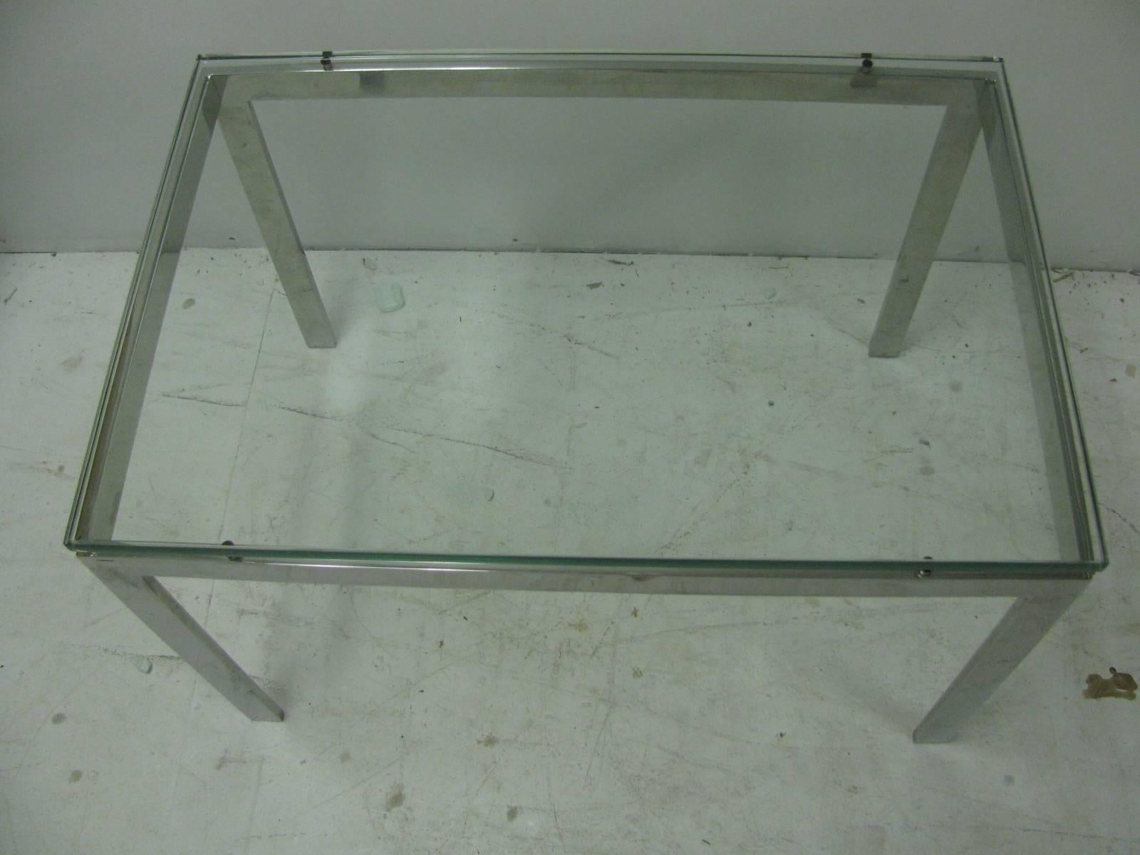 Pair of Mid-Century Modern Nickel Chrome Steel Tables with Dimensional Glass Top For Sale 1