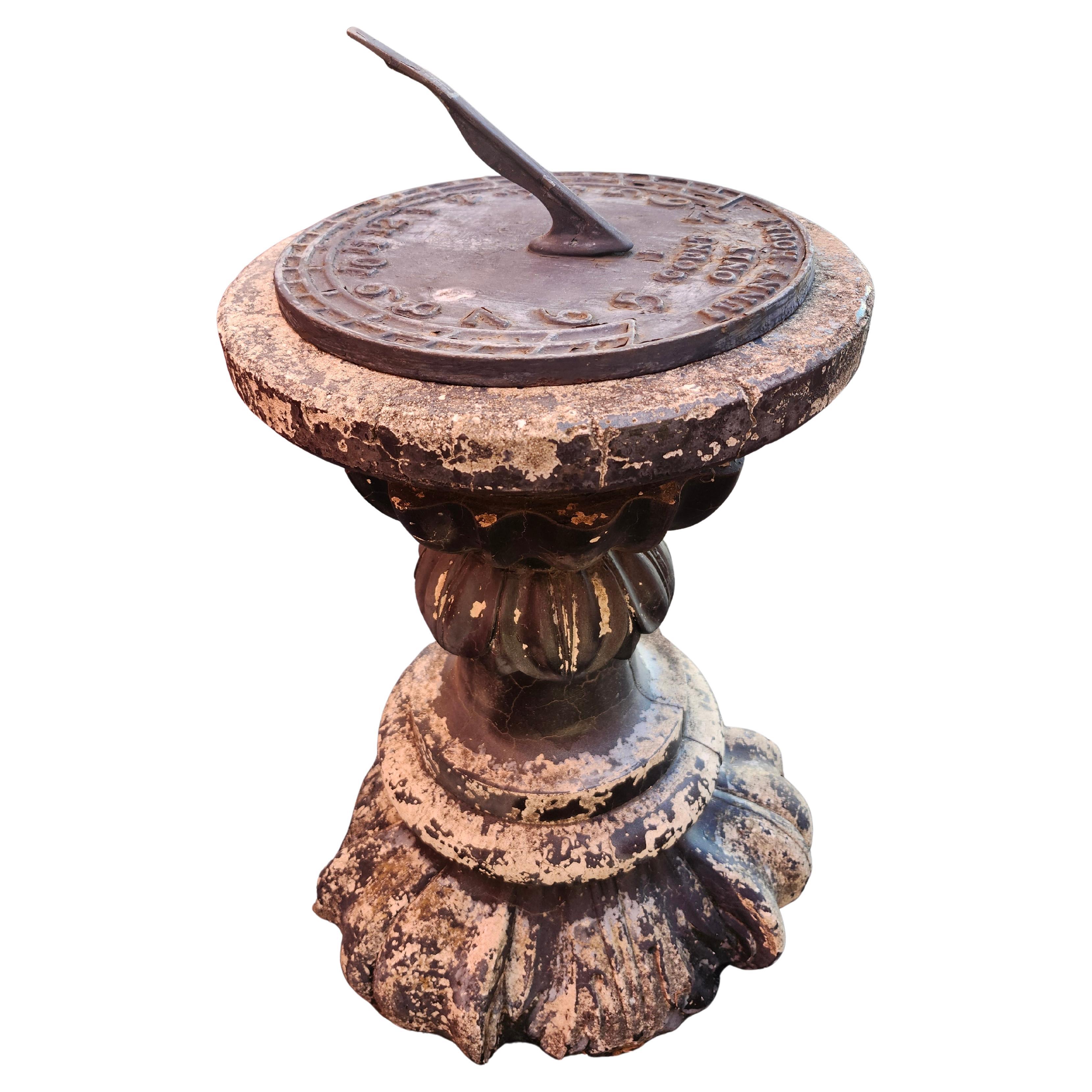Sonnenuhr aus Casr Stone und Bronze von Virginia Metalcrafters aus der Jahrhundertmitte im Angebot