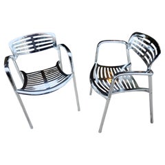 Ein Paar postmoderne „Toledo“-Stühle aus Aluminium von Jorge Pensi für Knoll – hochglanzpoliert