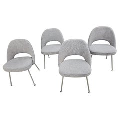 4er-Set „Mid-Century Modern“-Chefsessel von Eero Saarinen mit Tweed-Bezug