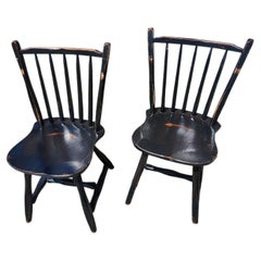 Chaises de salle à manger en chêne de style Windsor « primitif » du milieu du siècle, par Hunt Country