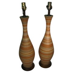 Paire de lampes de bureau en poterie à rayures mi-siècle moderne, style « Striped »