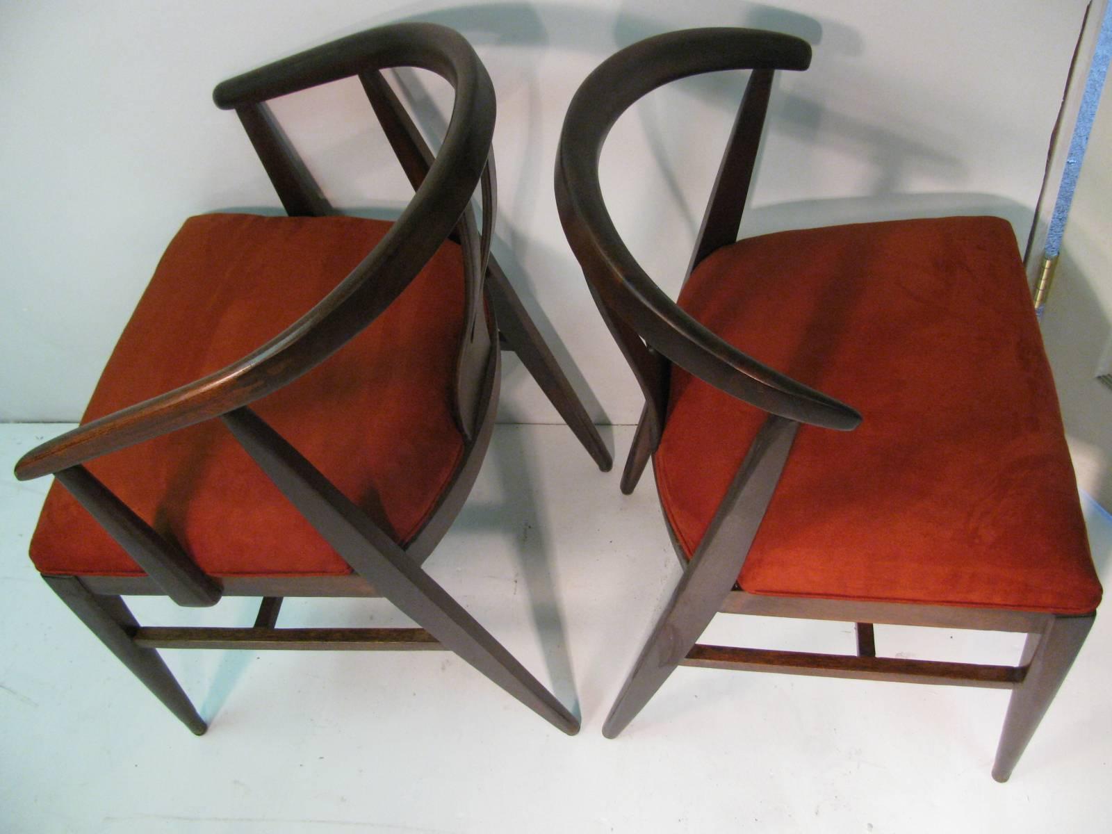 upholstered wishbone chair
