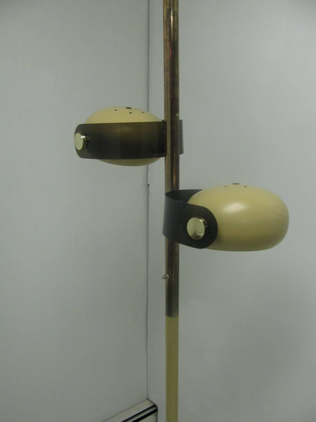 American Mid-Century Modern Space Age Floor to Ceiling Pole Lamp Sonneman For Sale