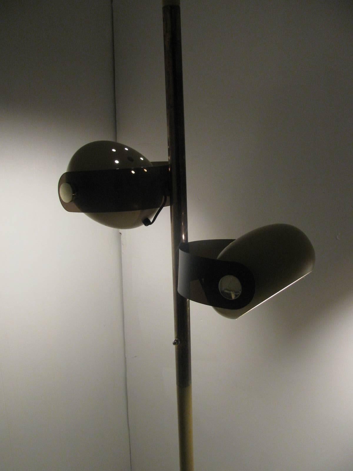 Mid-Century Modern Space Age Floor to Ceiling Pole Lamp Sonneman In Good Condition For Sale In Port Jervis, NY