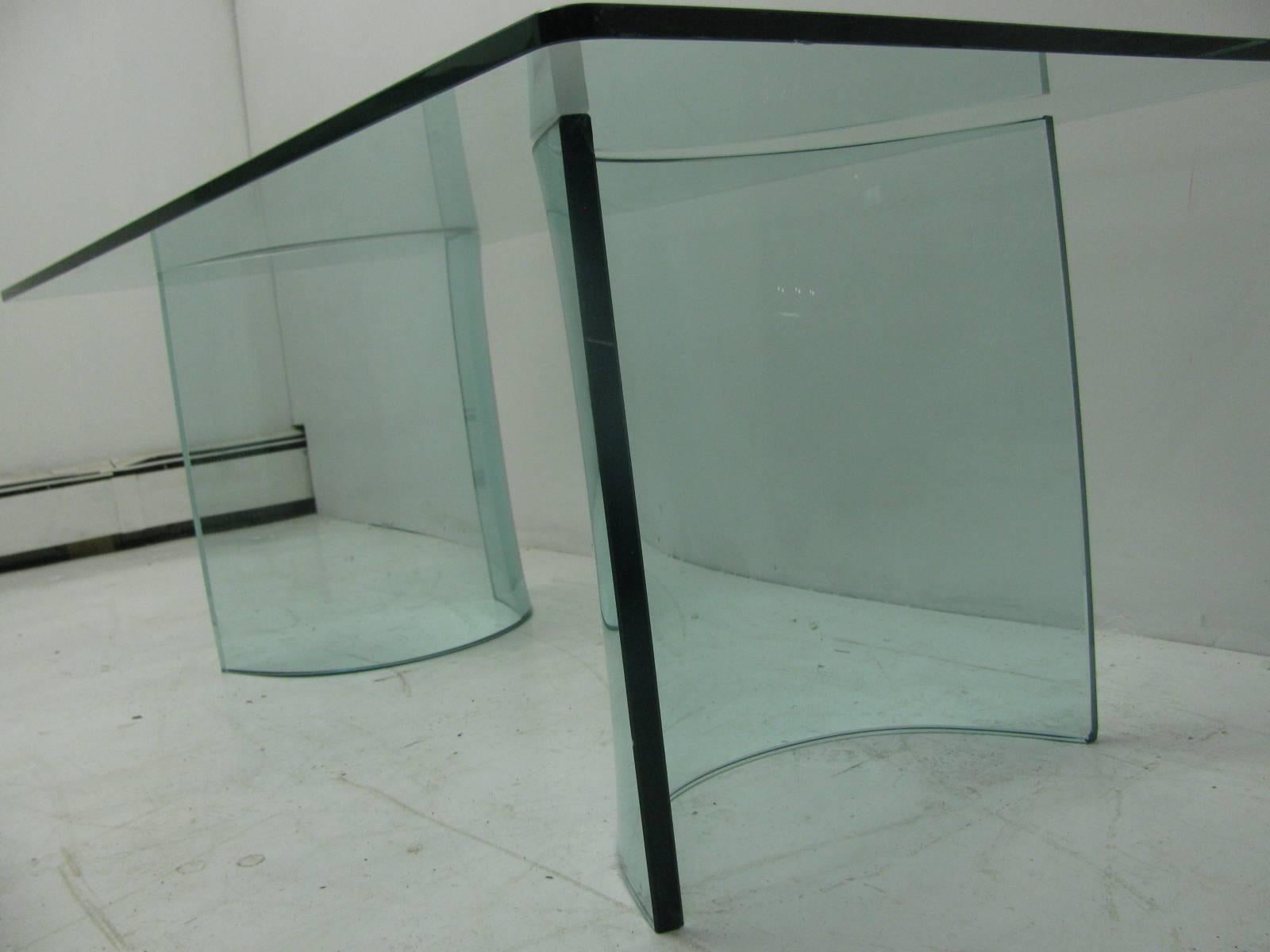 Mid-Century Modern Curved Glass Cocktail Table, Italy In Good Condition In Port Jervis, NY