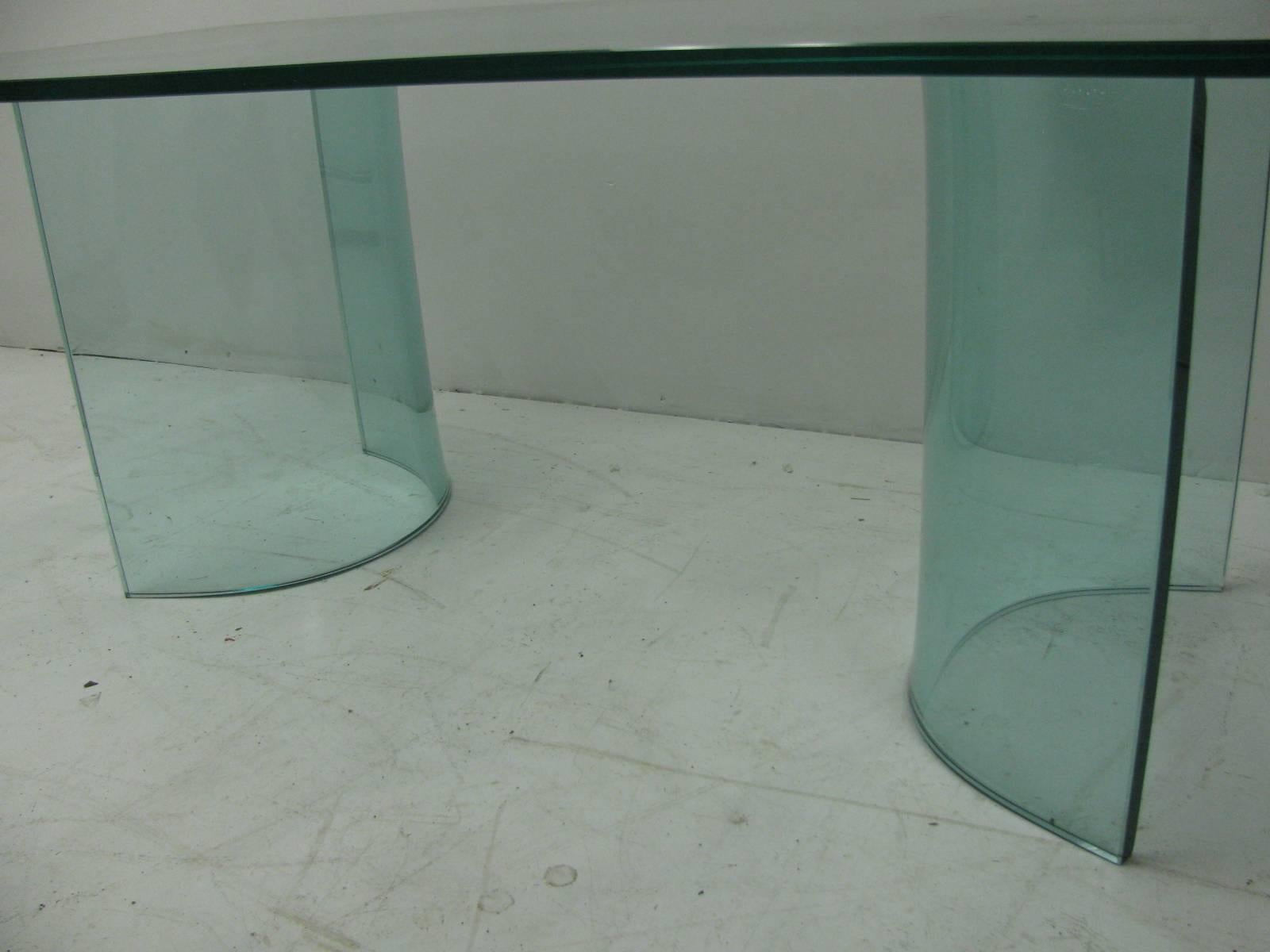 Late 20th Century Mid-Century Modern Curved Glass Cocktail Table, Italy