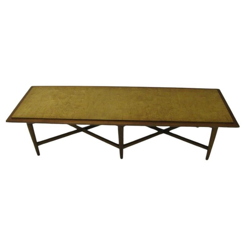 Mid-Century Modern Table à cocktail moderne du milieu du siècle dernier de Milo Baughman en cerisier et érable brossé en vente