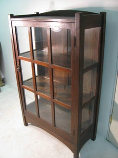 L & JG Stickley Mission Arts & Crafts, China Closet