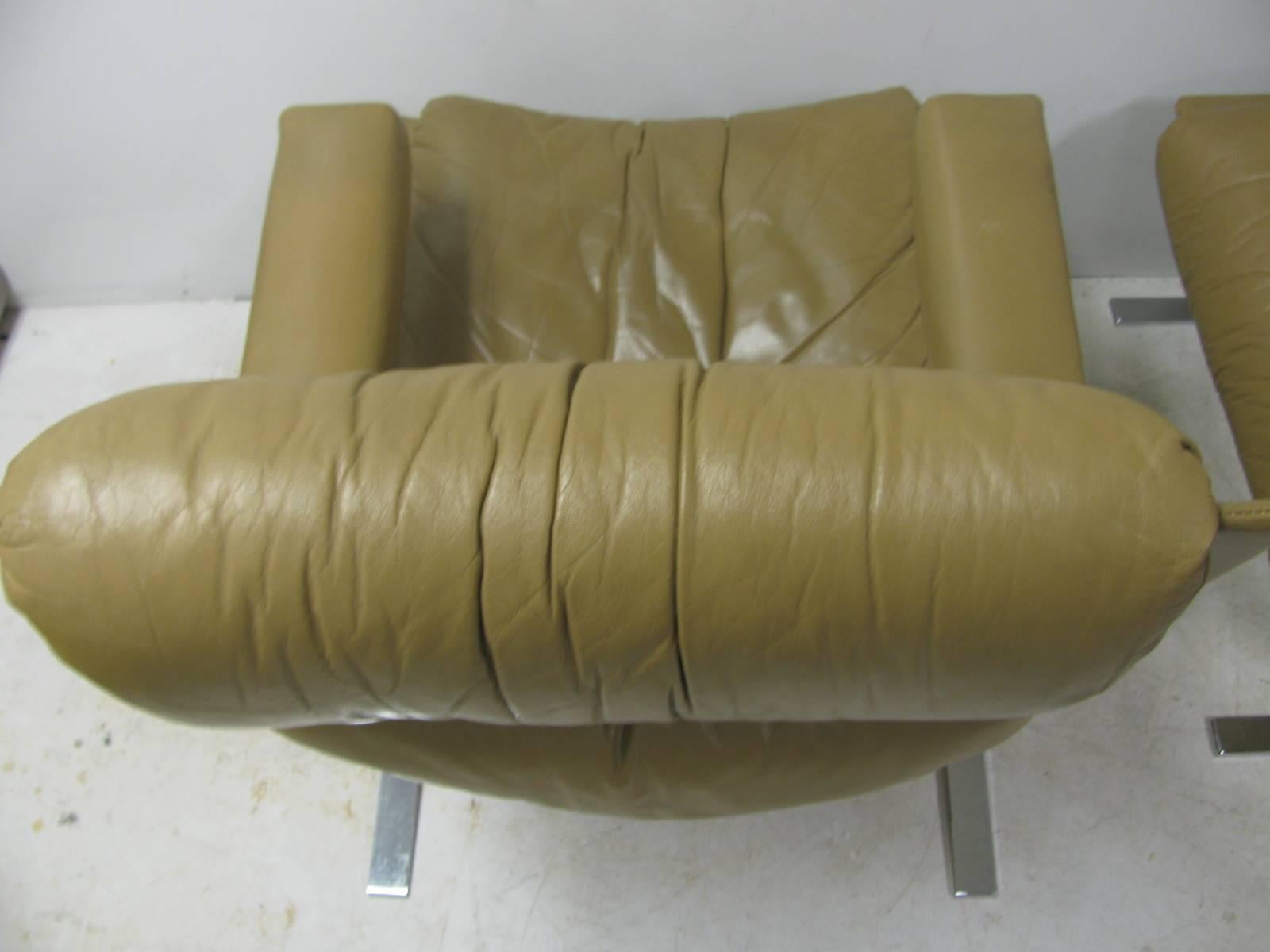 Mid-20th Century Mid-Century Modern Leather Lounge Chair with Ottoman by Richard Hersberger