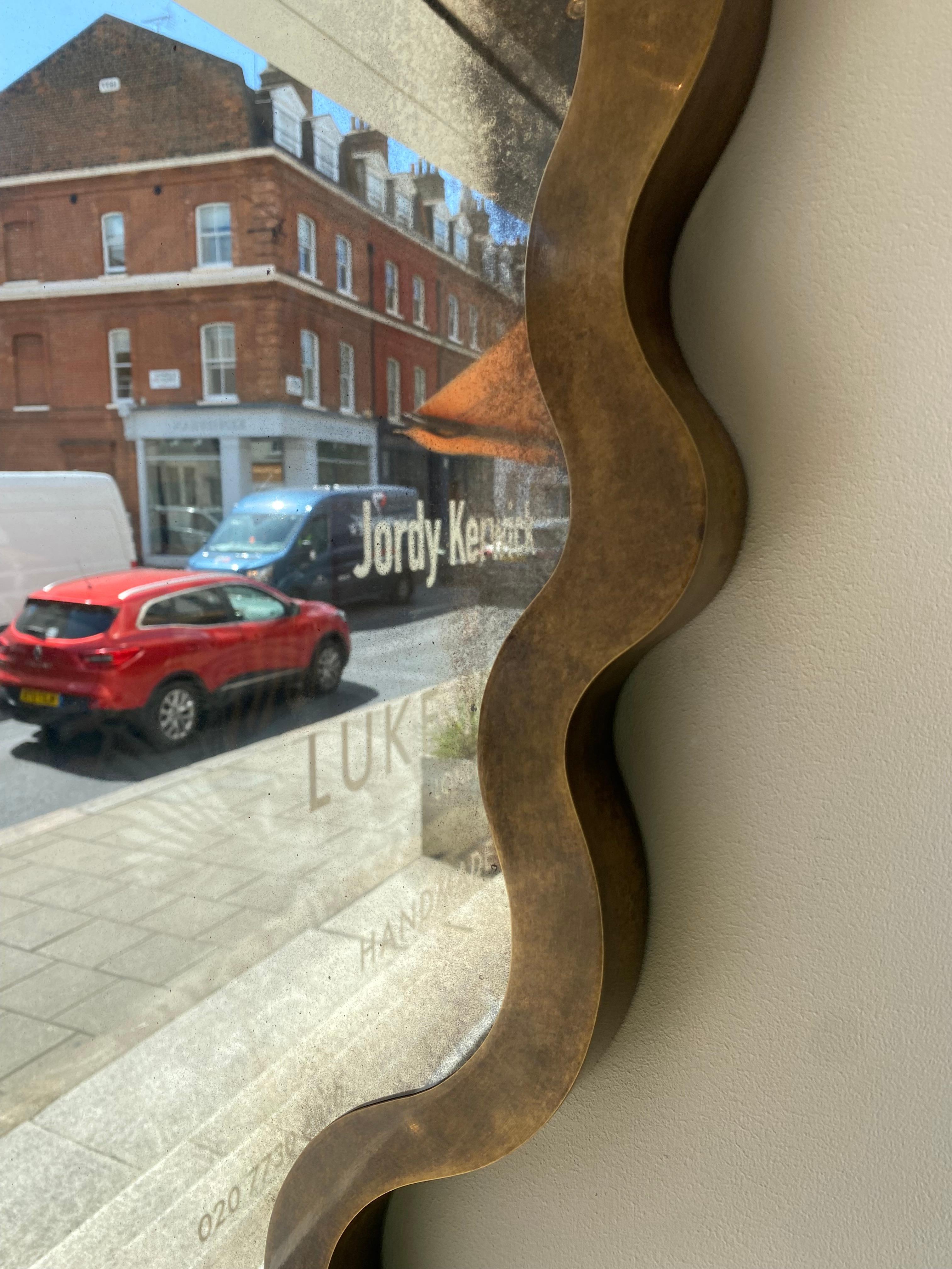 Miroir de l'île Rupert Bevan Neuf - En vente à London, GB