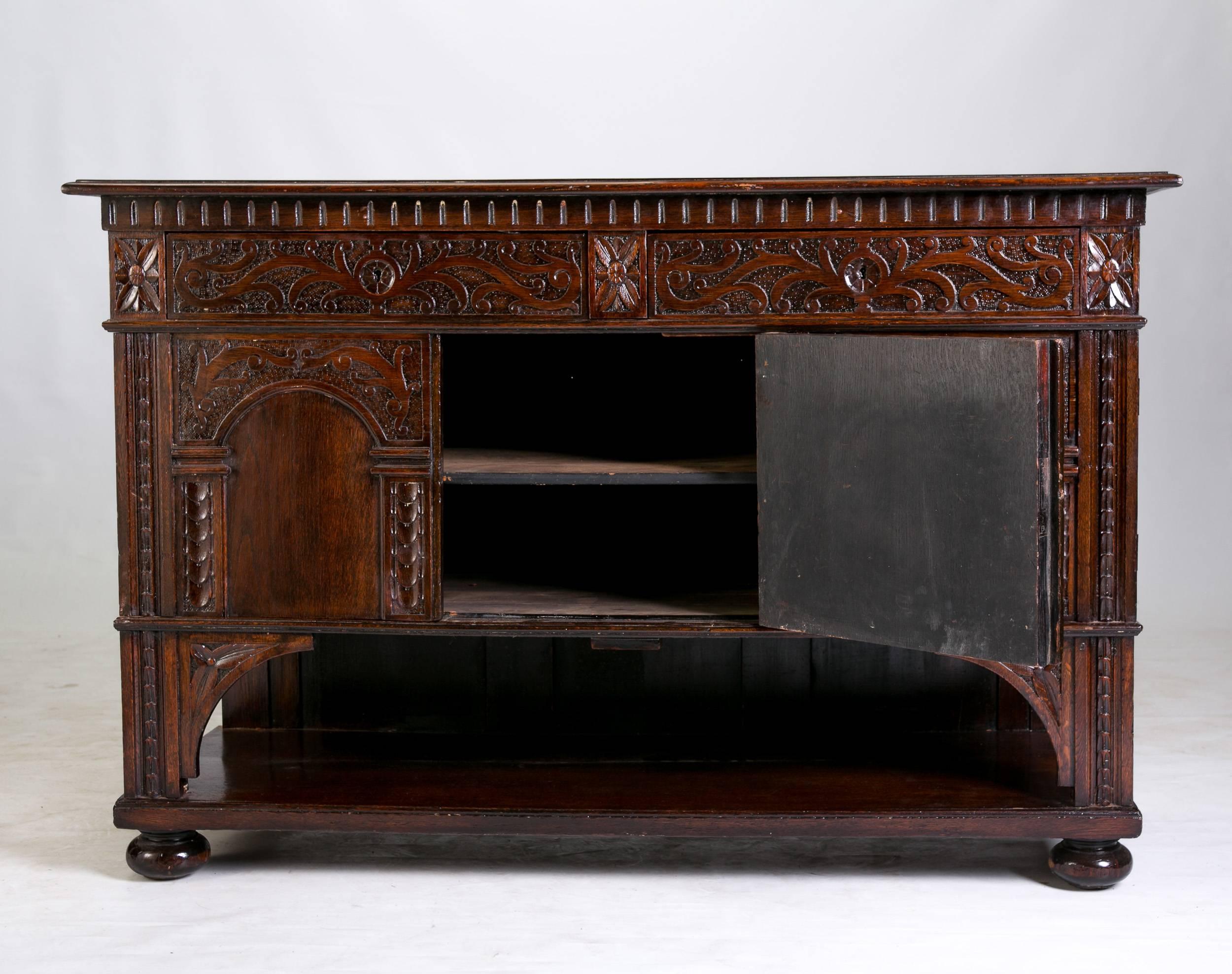 19th Century Italian Renaissance Style Carved Walnut Cabinet, 1800s For Sale