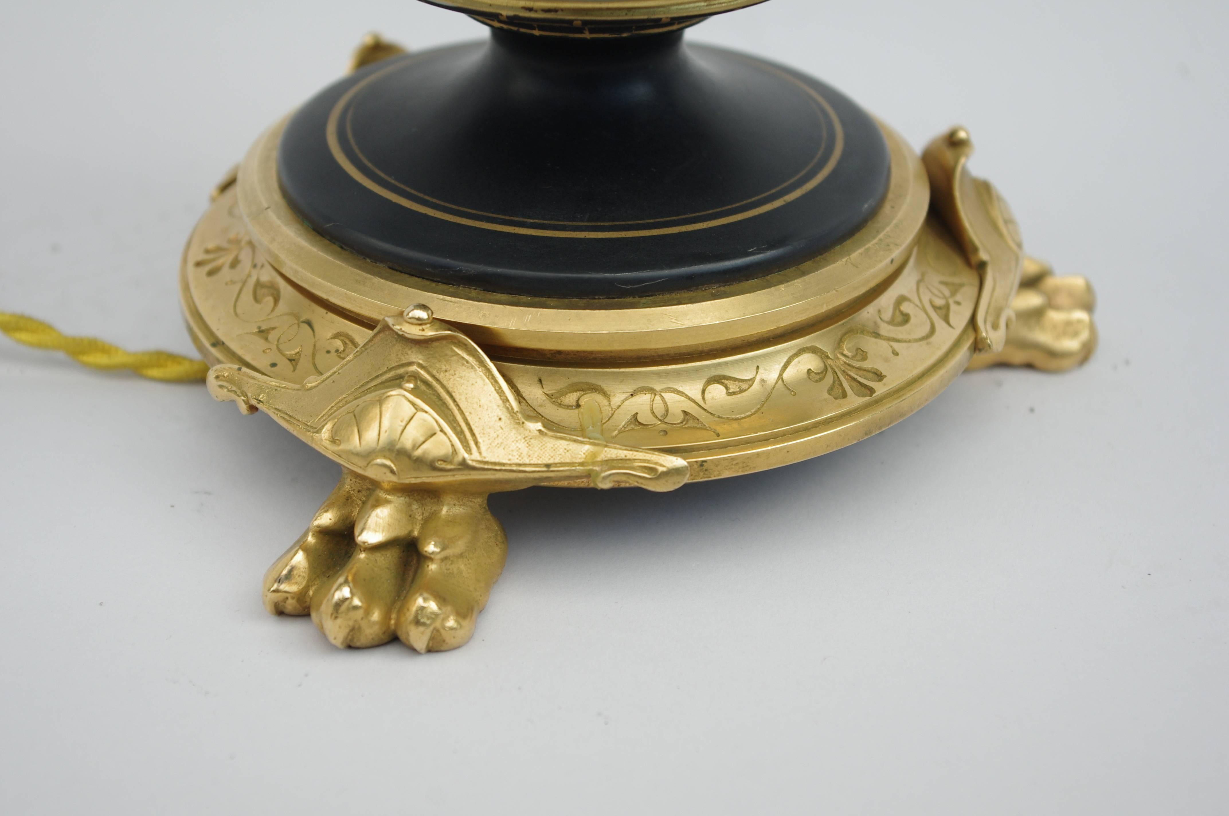 Black matte porcelain.
Neoclassical style.
Mounted in gilt and chiseled bronze.
Antique decor,
circa 1880.