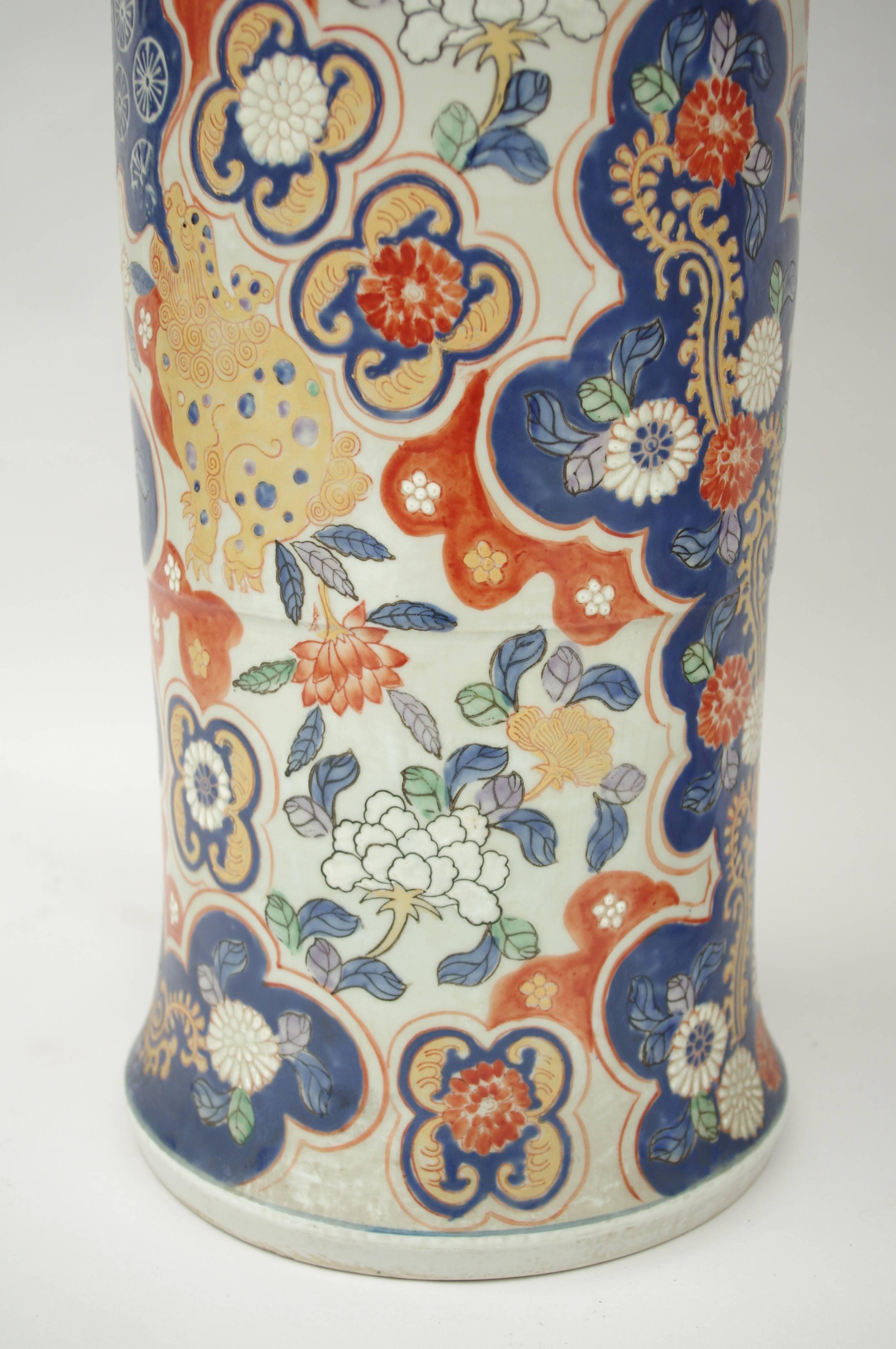 Chinese Great Pair of Imari Porcelain Vases, circa 1900