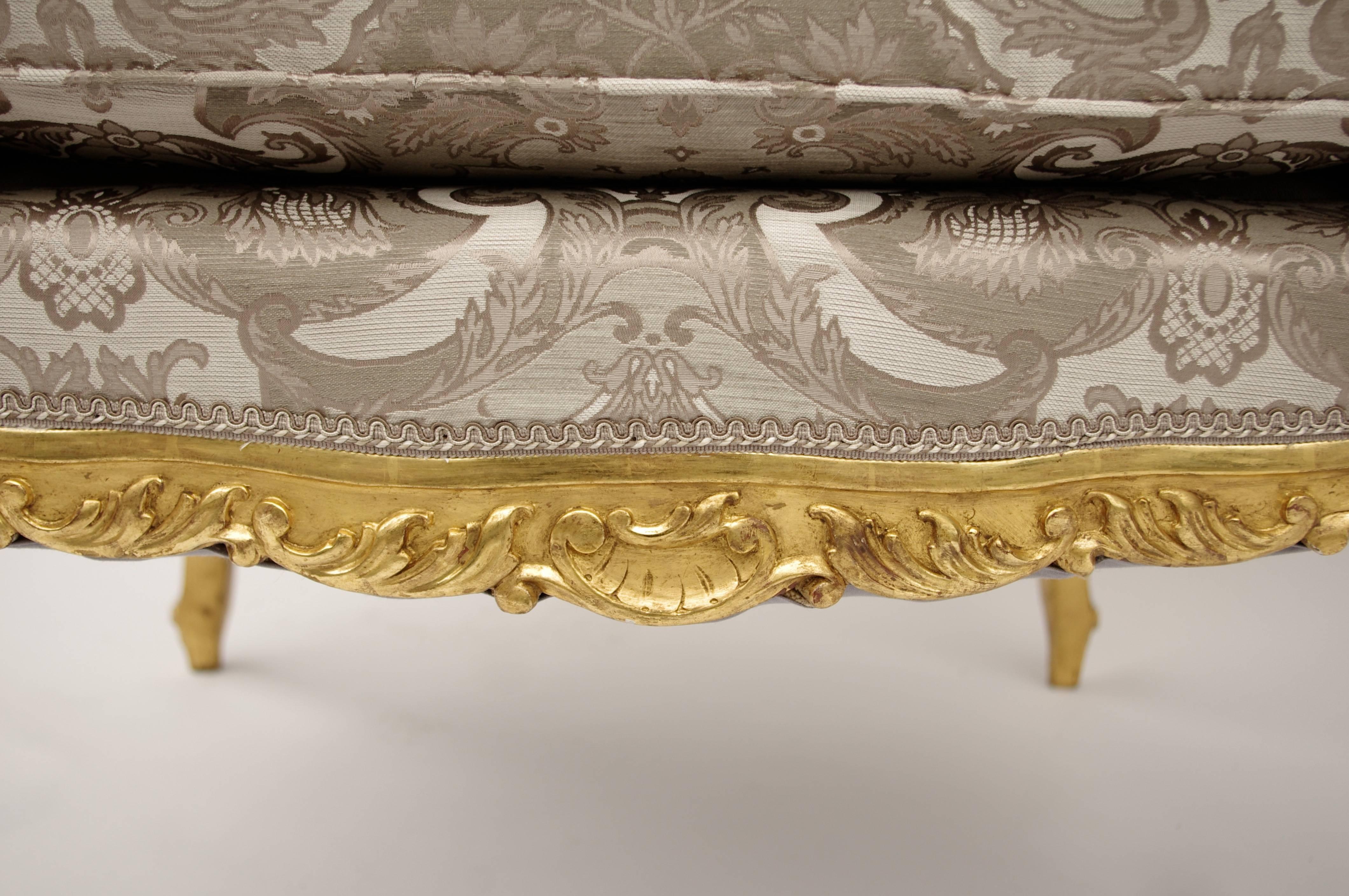 Great Louis XV Style Bergère in Gilt and Carved Wood In Good Condition In Saint-Ouen, FR