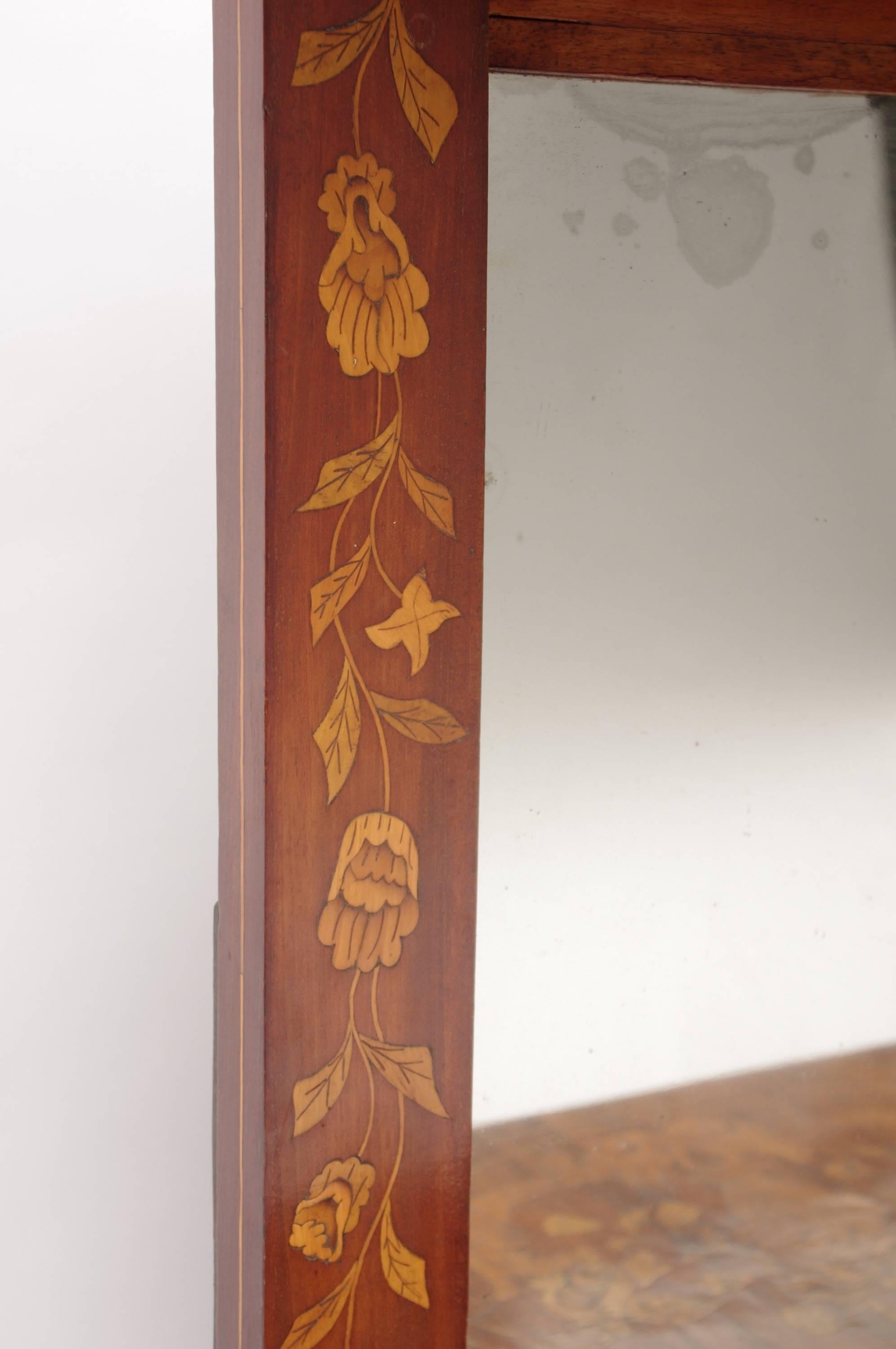 19th Century Dutch Console with Marquetry Decor In Good Condition In Saint-Ouen, FR