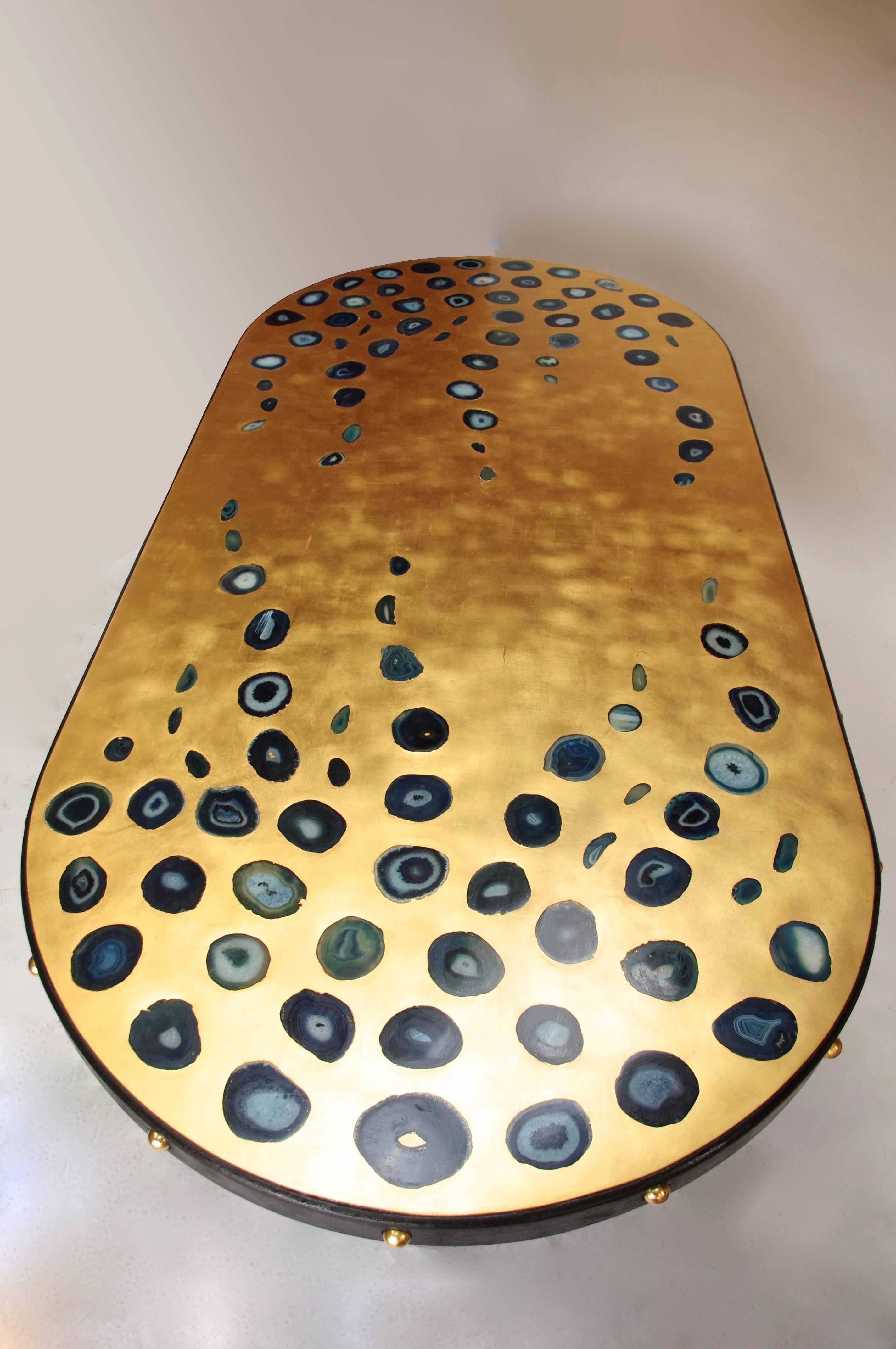 Large blackened oak table with gilt tray inlaid of agates, contemporary work In Good Condition For Sale In Saint-Ouen, FR