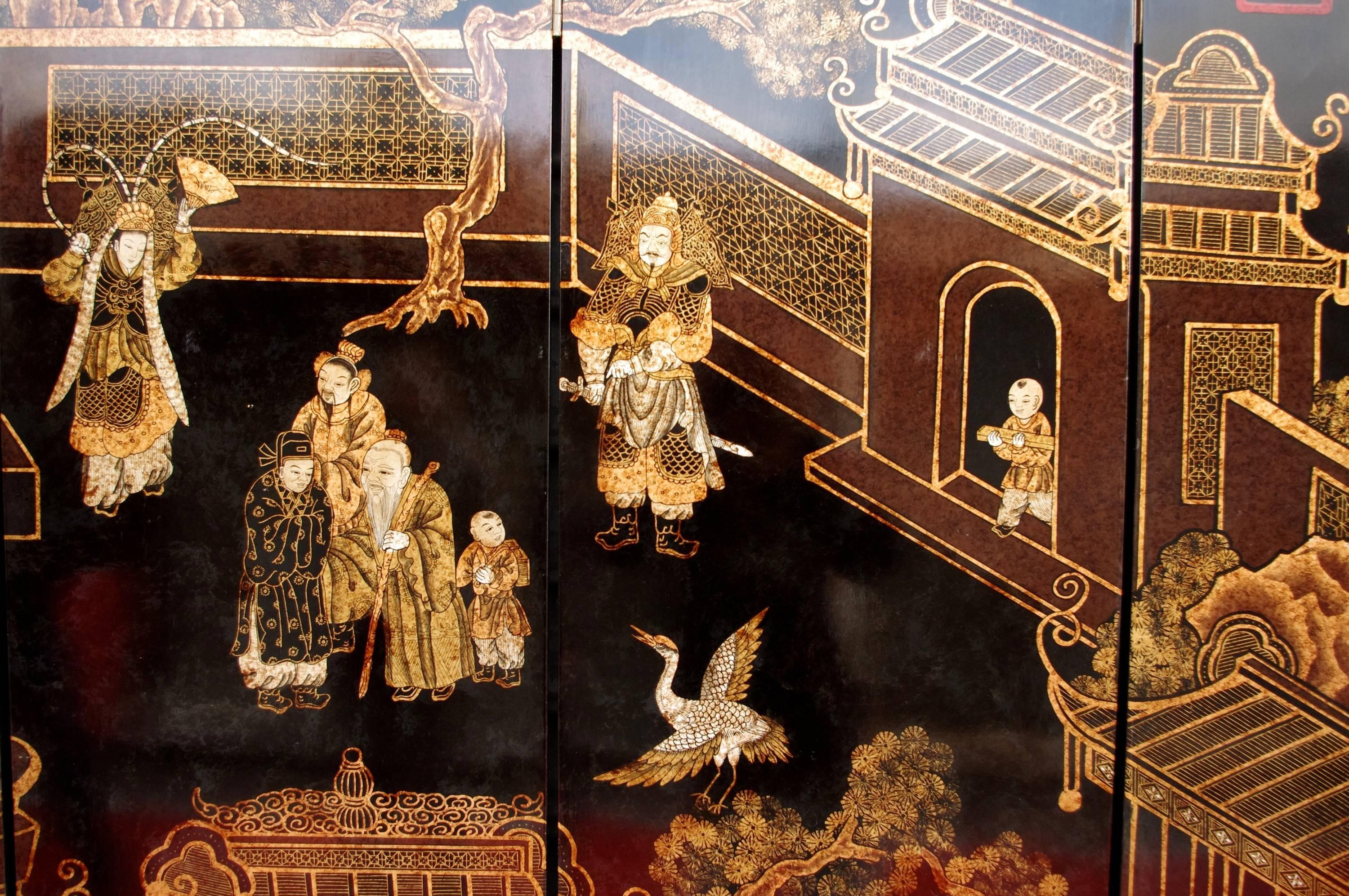 Chinese Lacquer Black and Gold Eight Folding Screen, circa 1900 In Excellent Condition In Saint-Ouen, FR