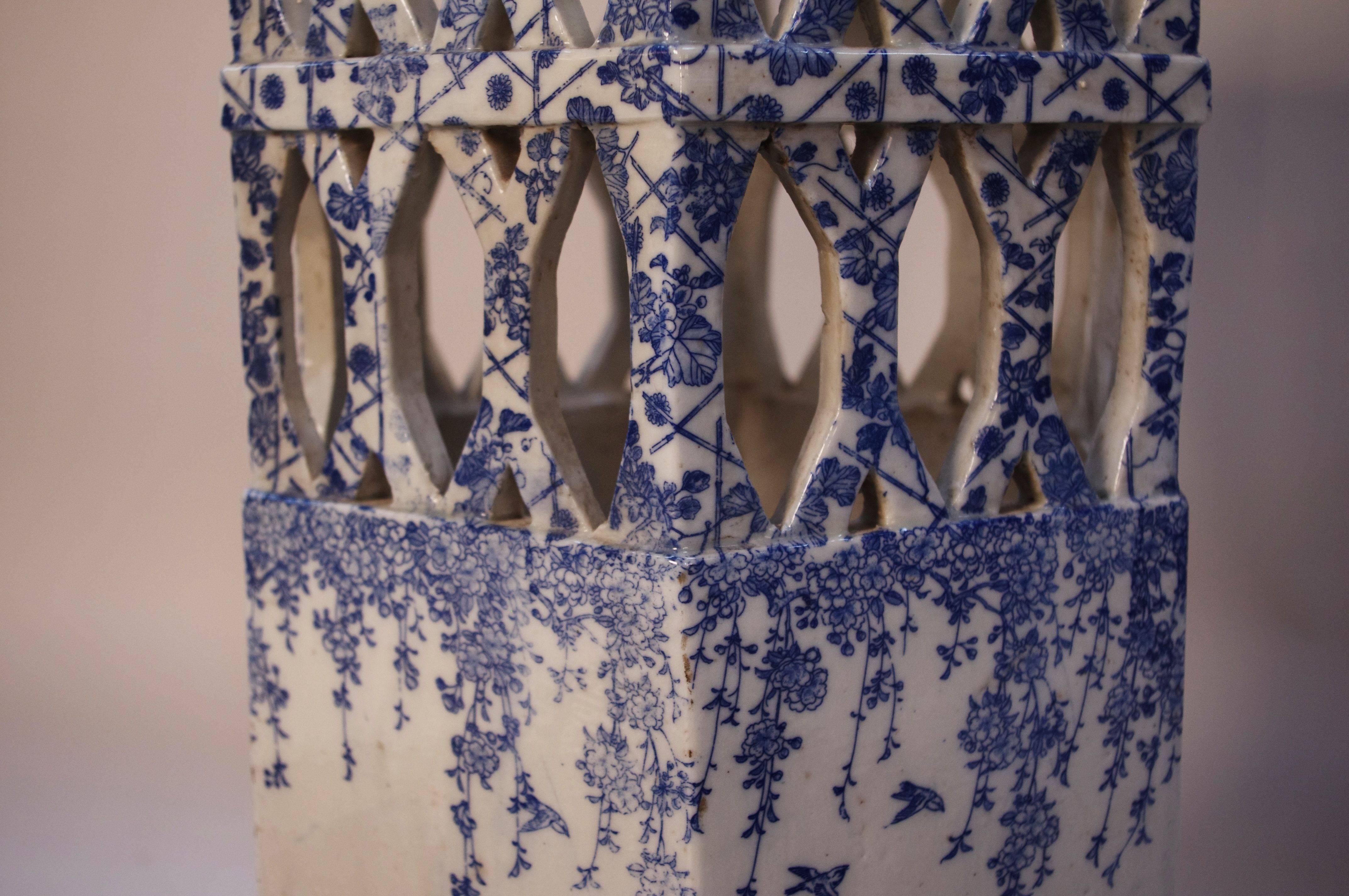 chinese blue and white porcelain umbrella stand