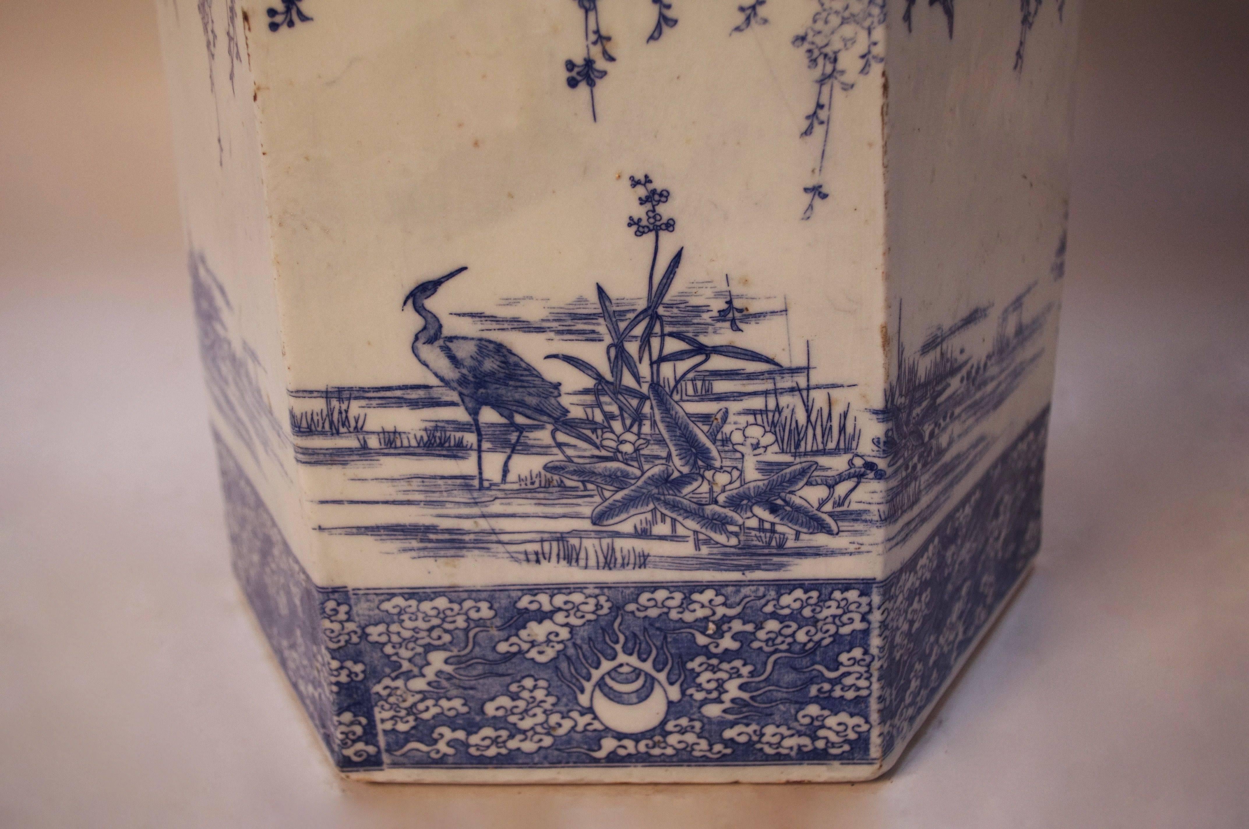 Hexagonal Blue and White Chinese Porcelain Umbrella Stand, circa 1880 In Excellent Condition In Saint-Ouen, FR
