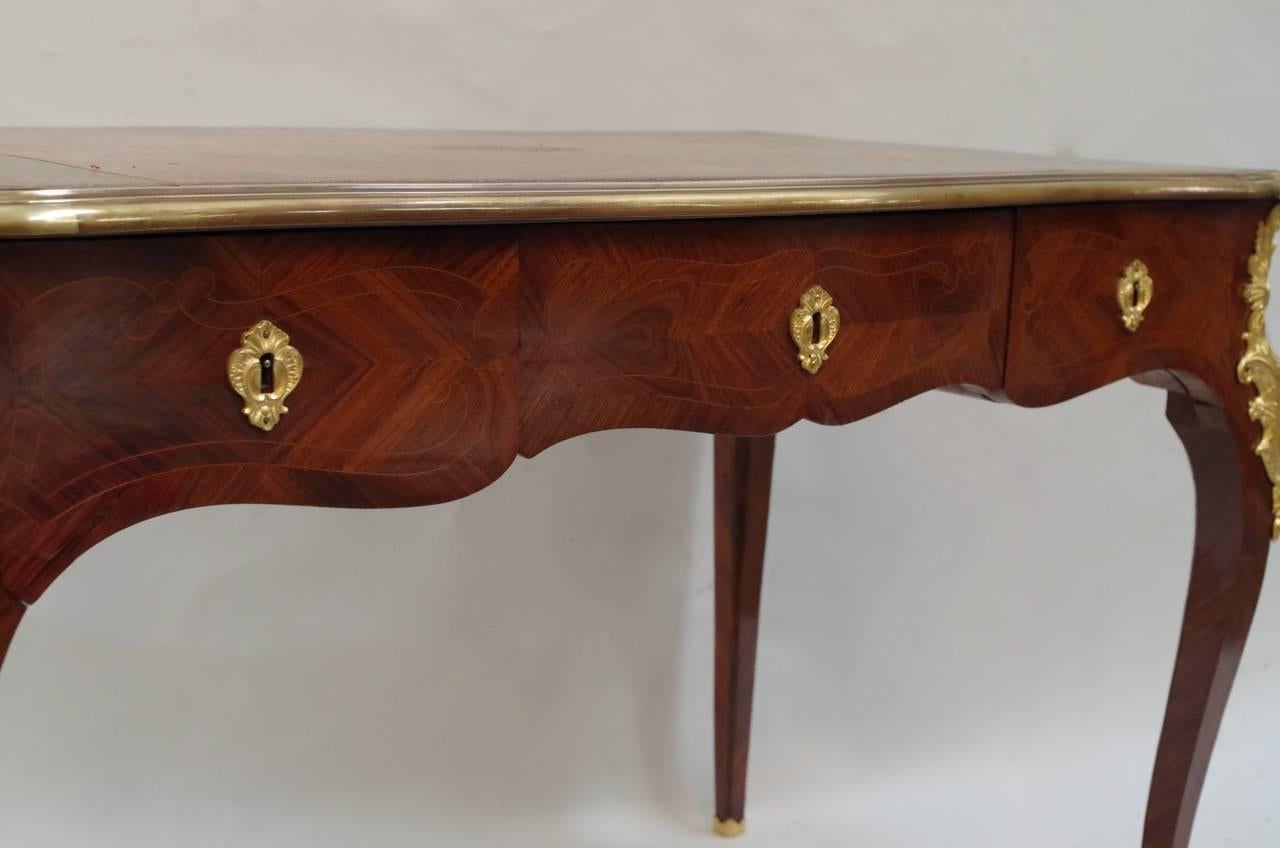 Small Louis XV Style Marquetry Desk, circa 1880 In Good Condition For Sale In Saint-Ouen, FR