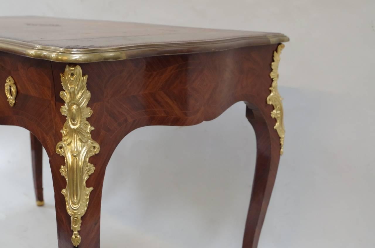 Small Louis XV Style Marquetry Desk, circa 1880 For Sale 1
