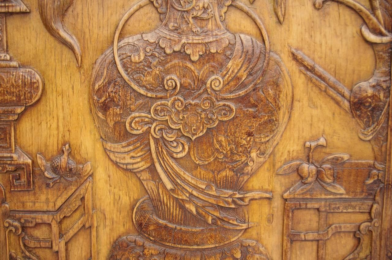Chinese Export Pair of Asiatic style wood panels bas-relief, late 19th century