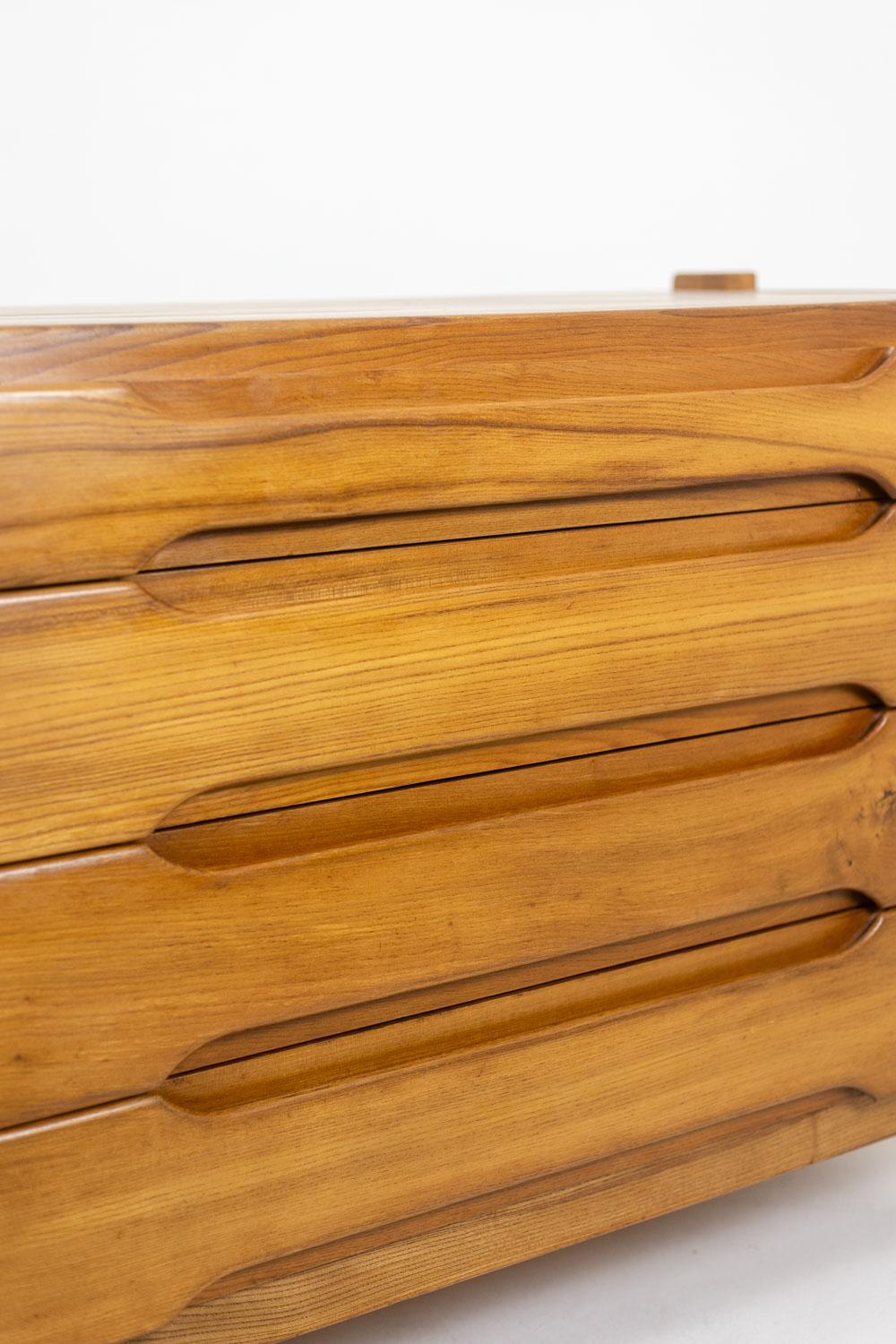 Maison Regain. Commode en orme. Circa 1970. en vente 5