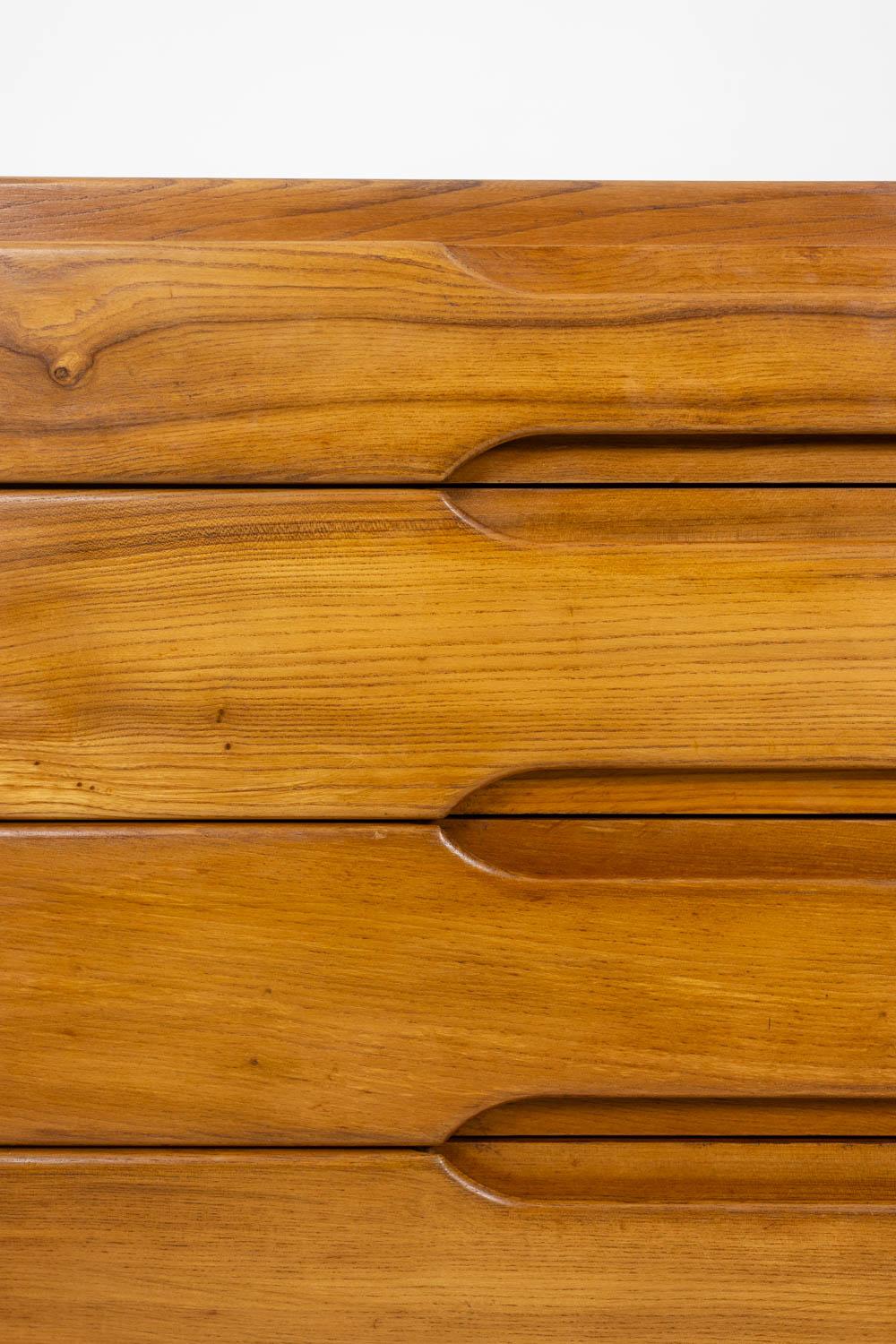 Maison Regain. Commode en orme. Circa 1970. en vente 2