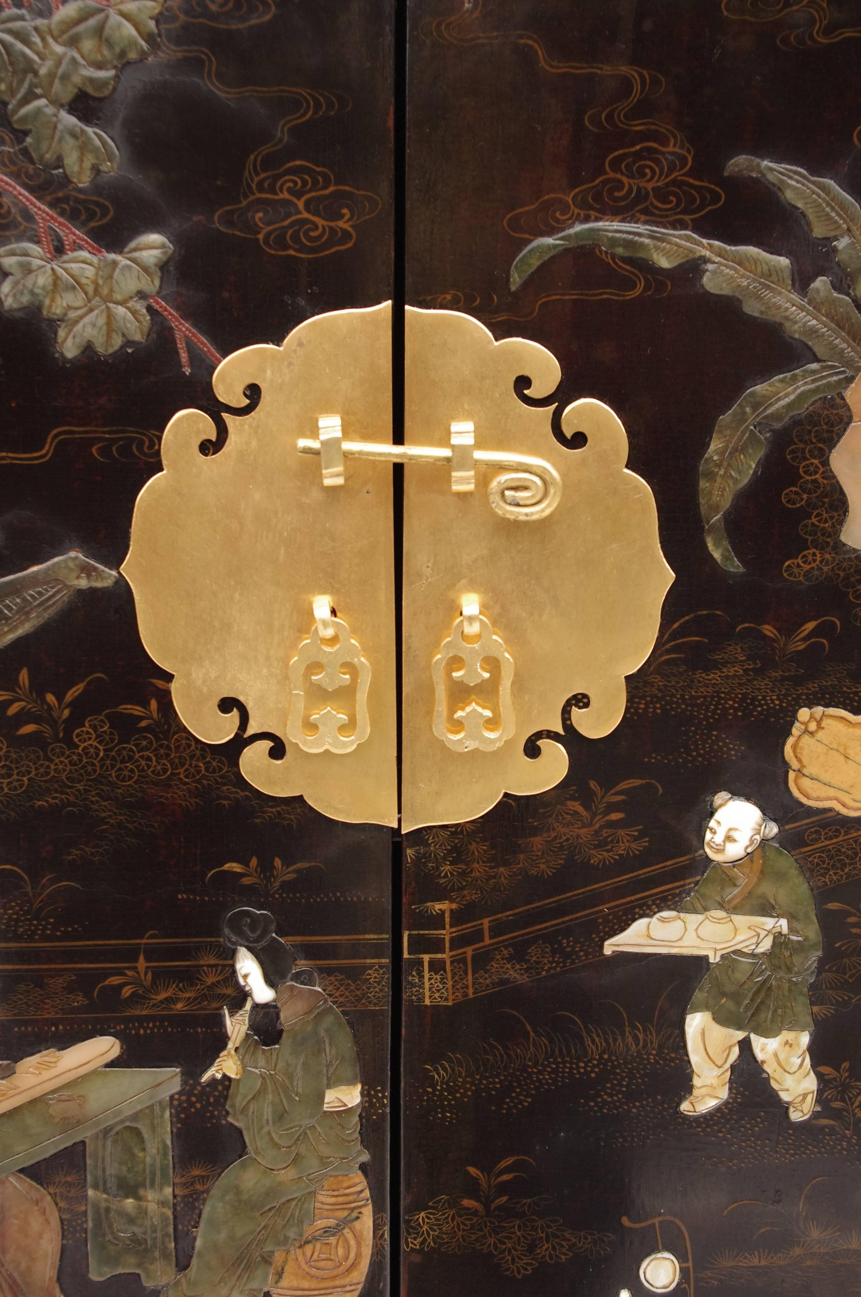 Chinese Export Pair of Lacquered Nightstands with Hard Stones Inlays, circa 1900