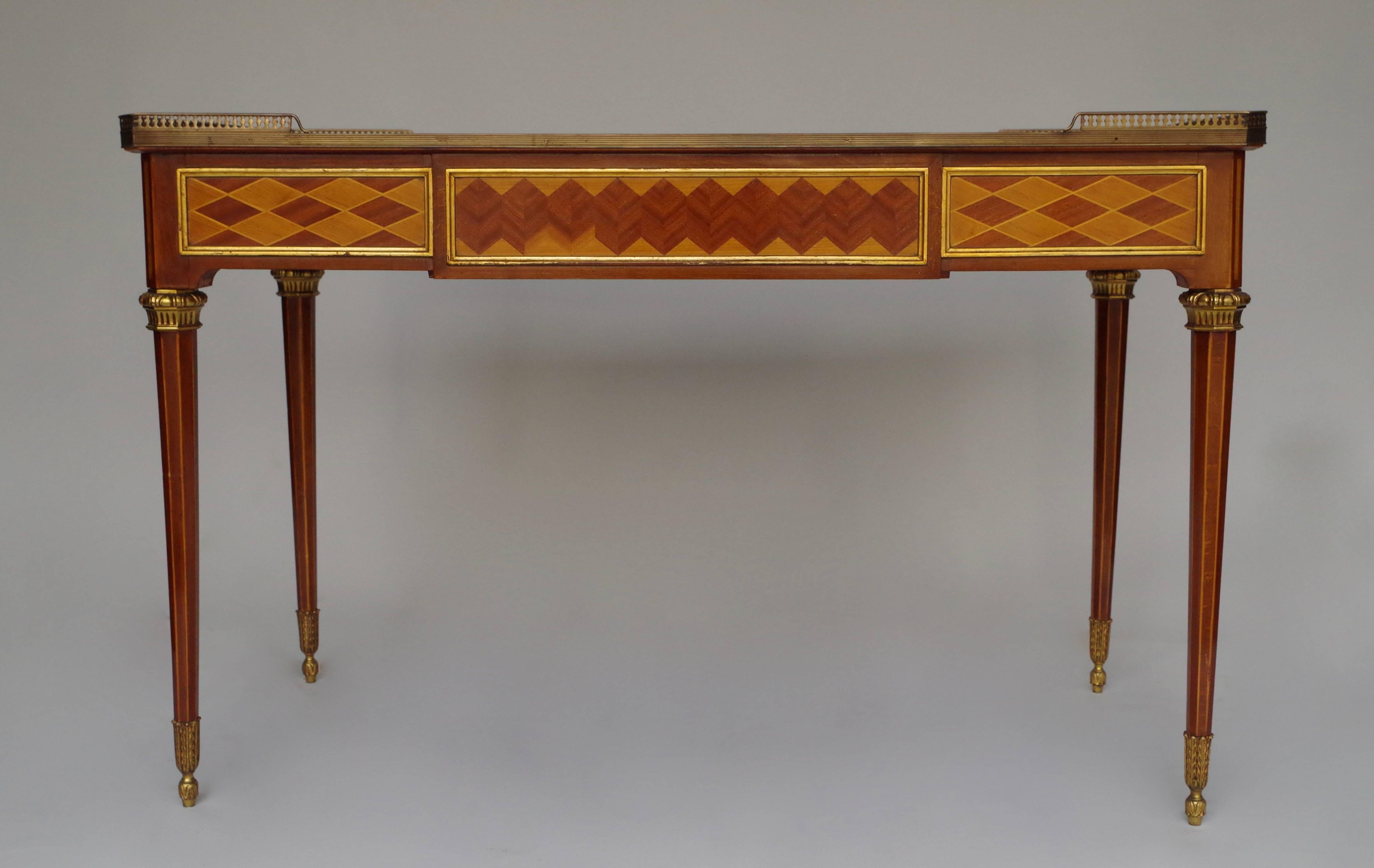 Large Louis XVI style black lacquered desk in mahogany, XXth century 4
