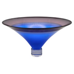 An early glass vessel by Monica Guggisberg & Philip Baldwin from 1989