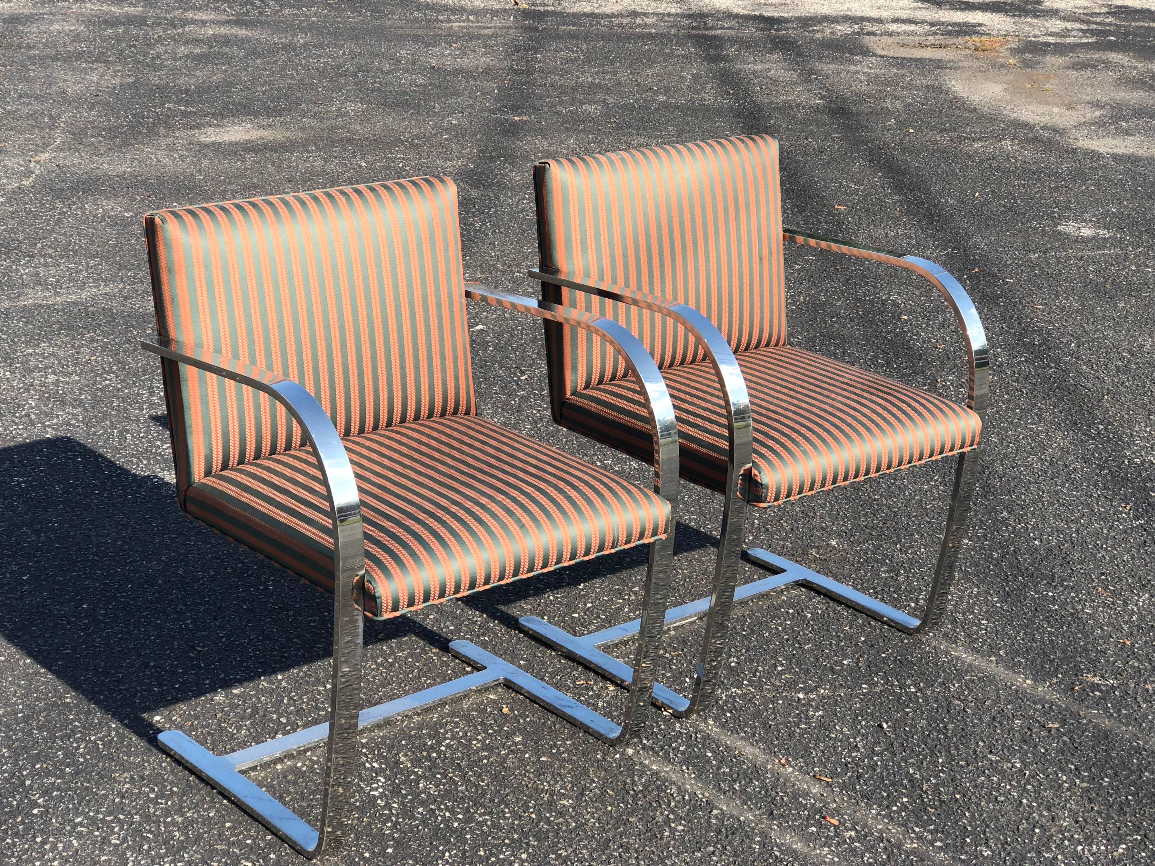 Mid-Century Modern Pair of Flat Bar Brno Chairs attributed to Ludwig Mies van der Rohe for Knoll