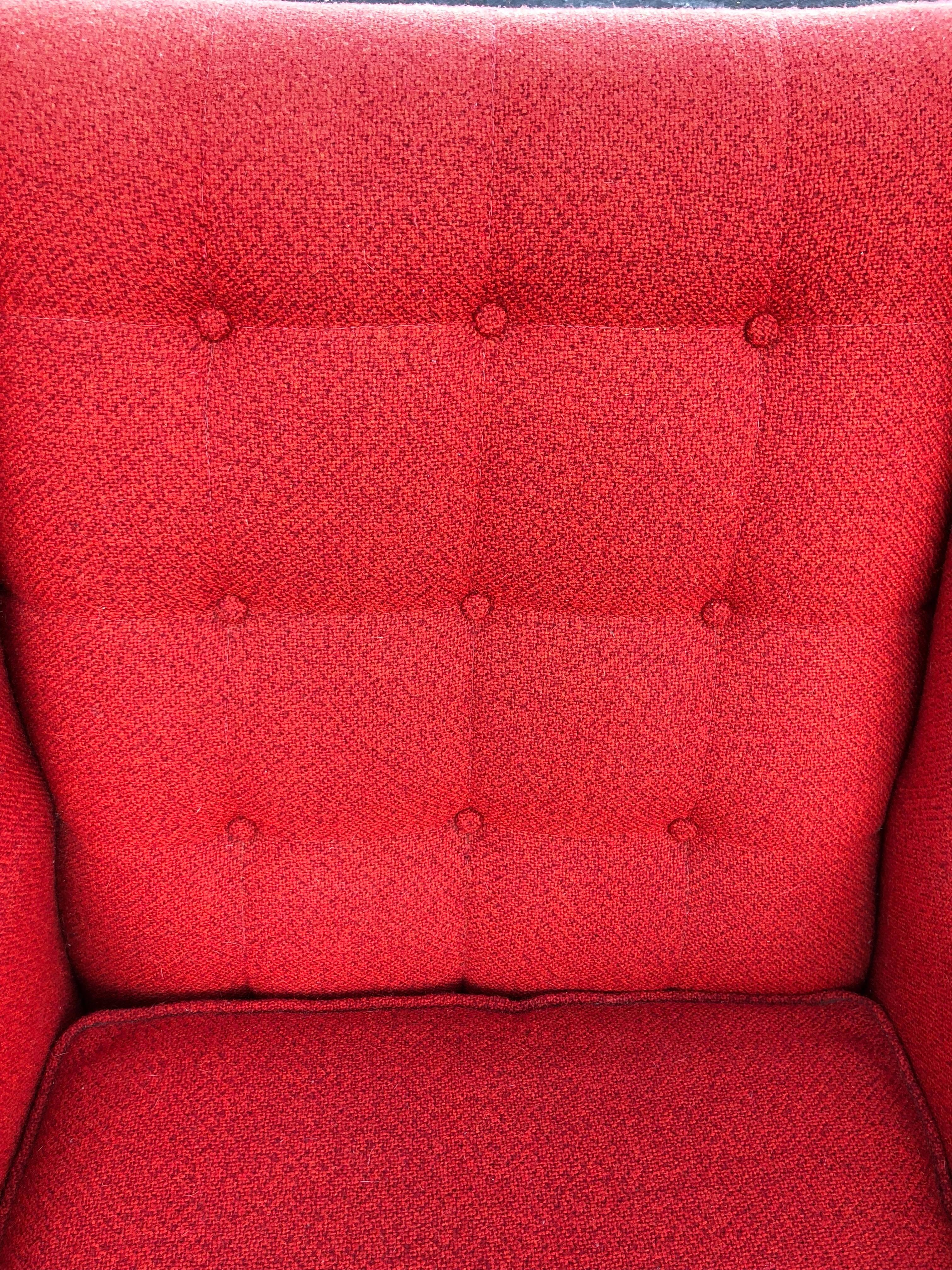 Mid-Century Lounge Chair in Red 2