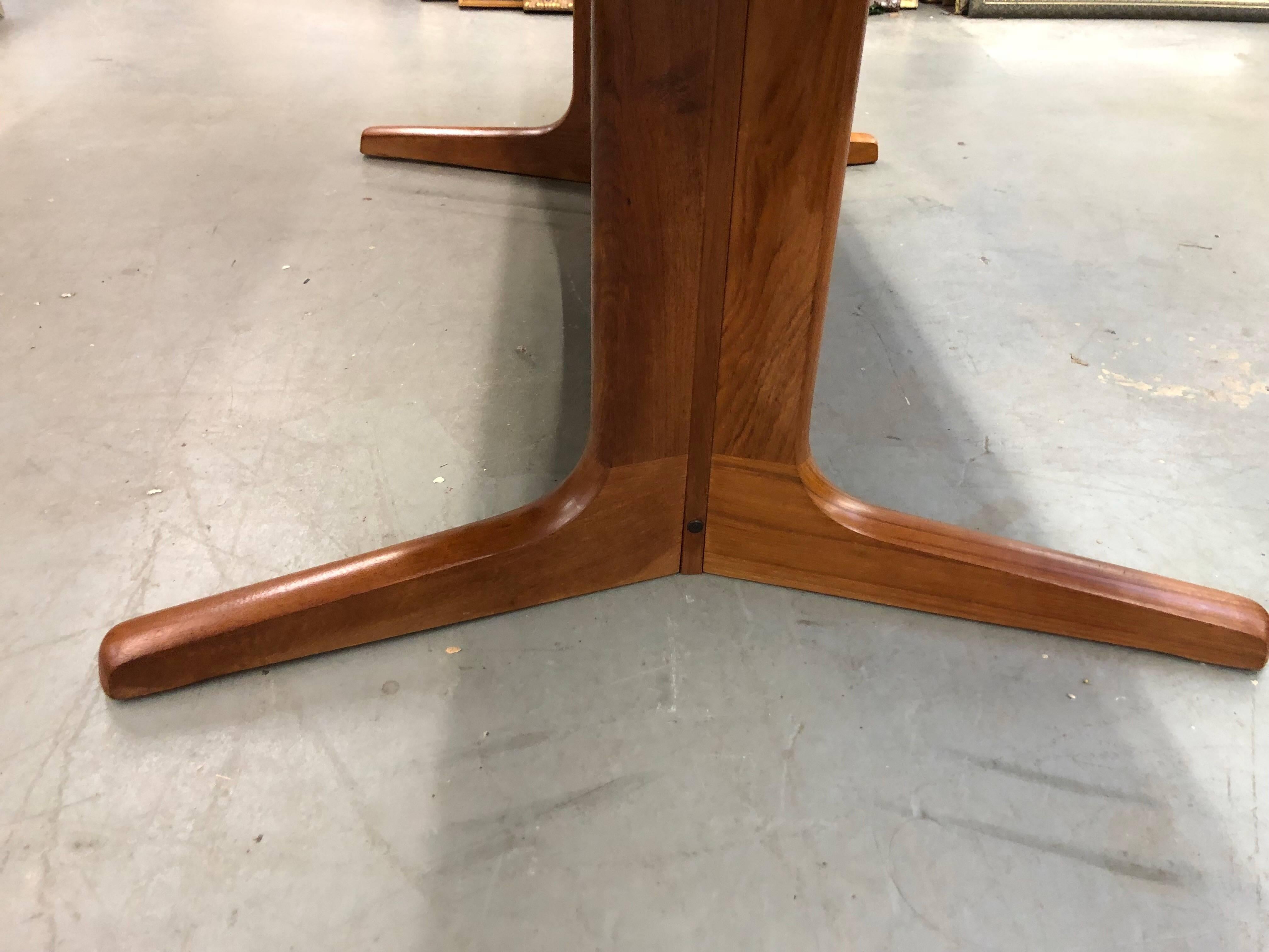 Mid-Century Modern Solid Teak Extension Dining Table  6