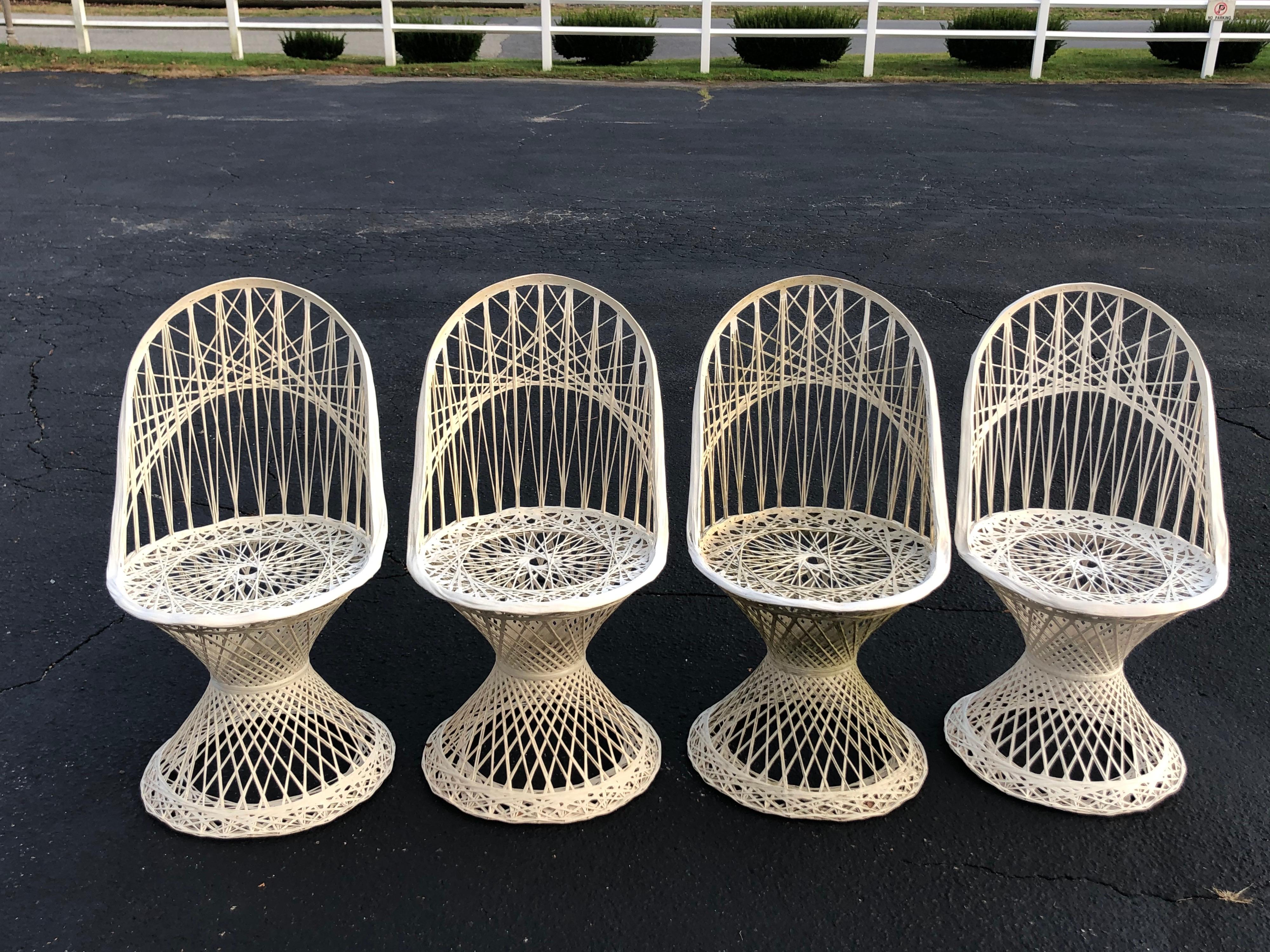 Table et chaises en fibre de verre filée Russell Woodard:: modèle moderne du milieu du siècle dernier 6