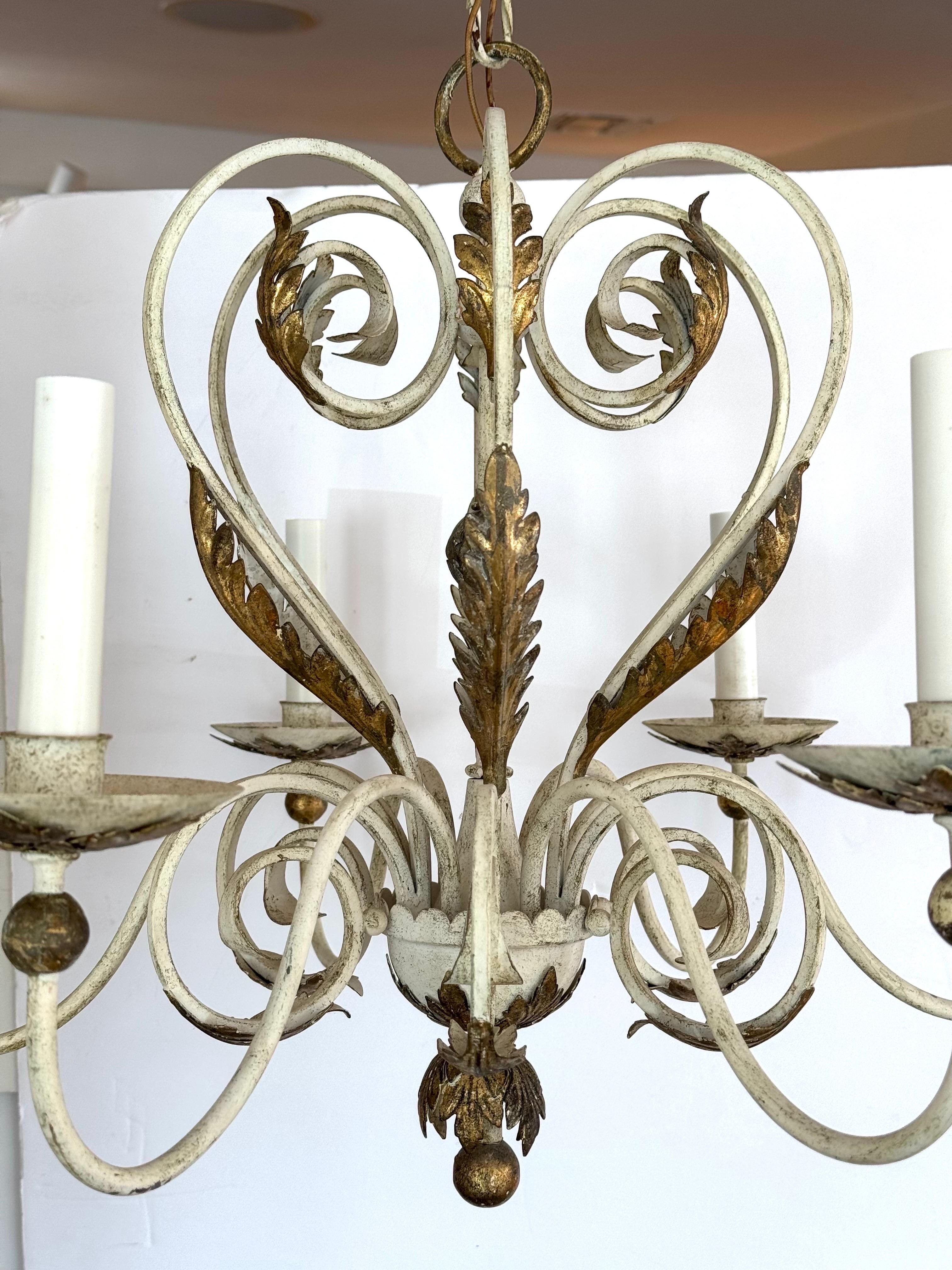 Peint Lustre Shabby Chic blanc lavé à l'or en vente
