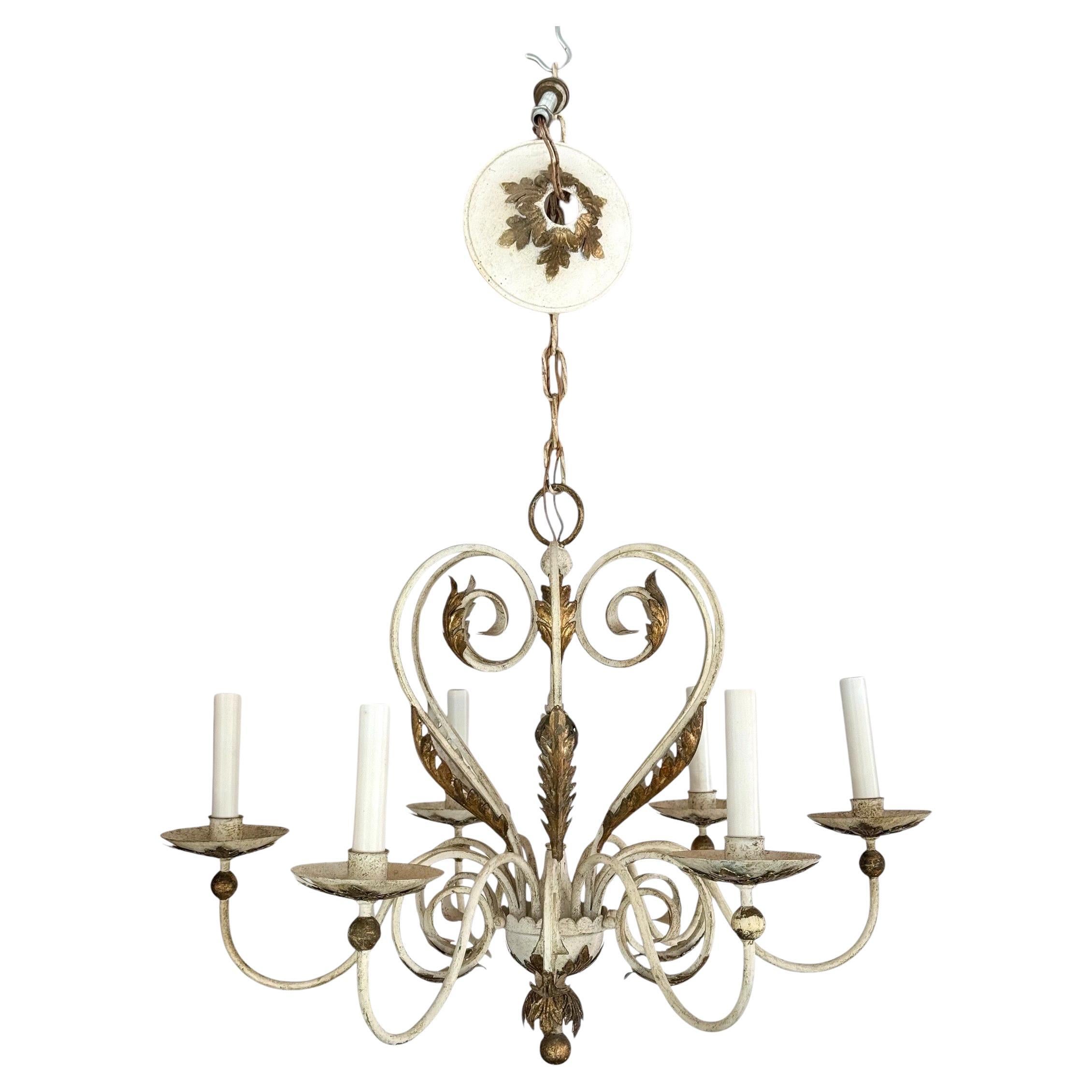 Lampadario shabby chic bianco e oro lavato